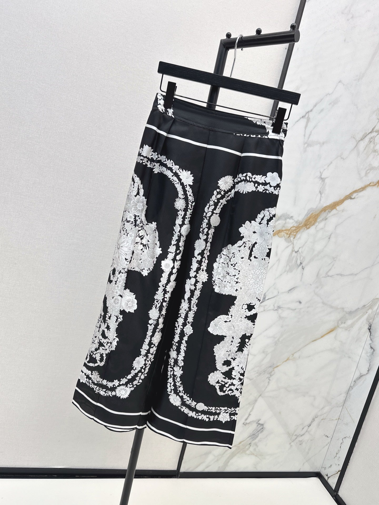 H 25ss Silk pants