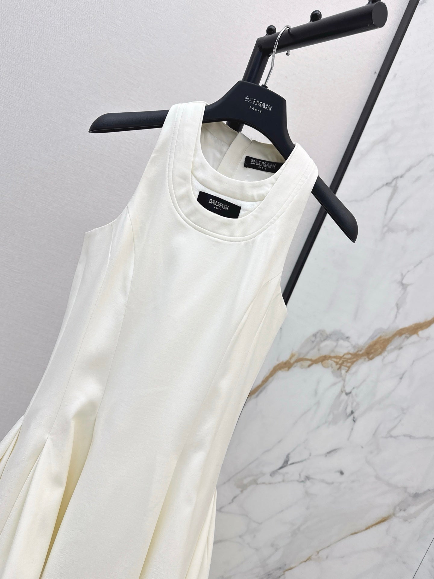 Ba 25ss sleeveless dress