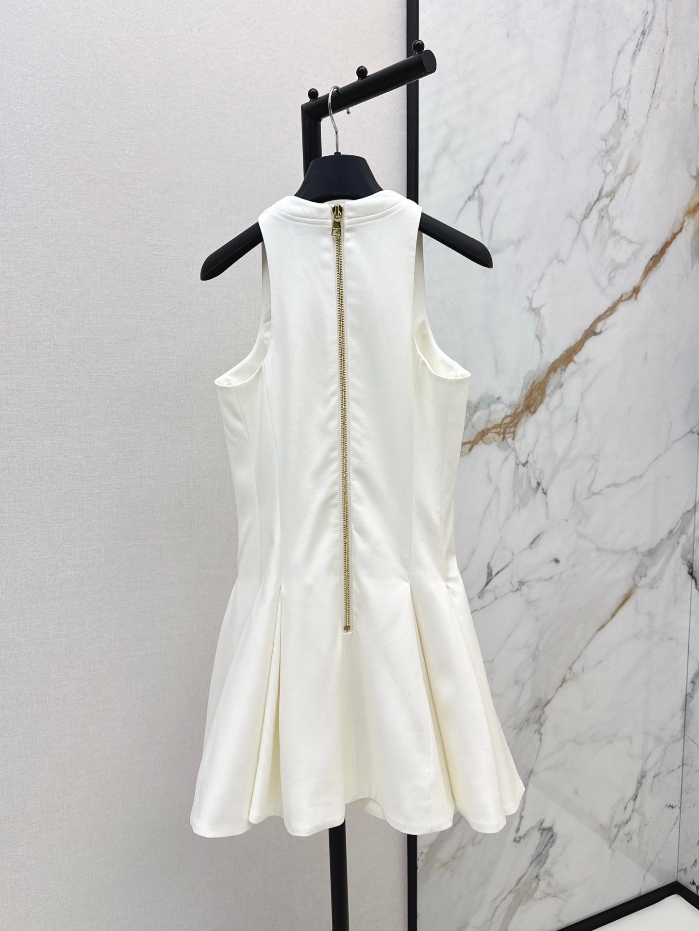 Ba 25ss sleeveless dress