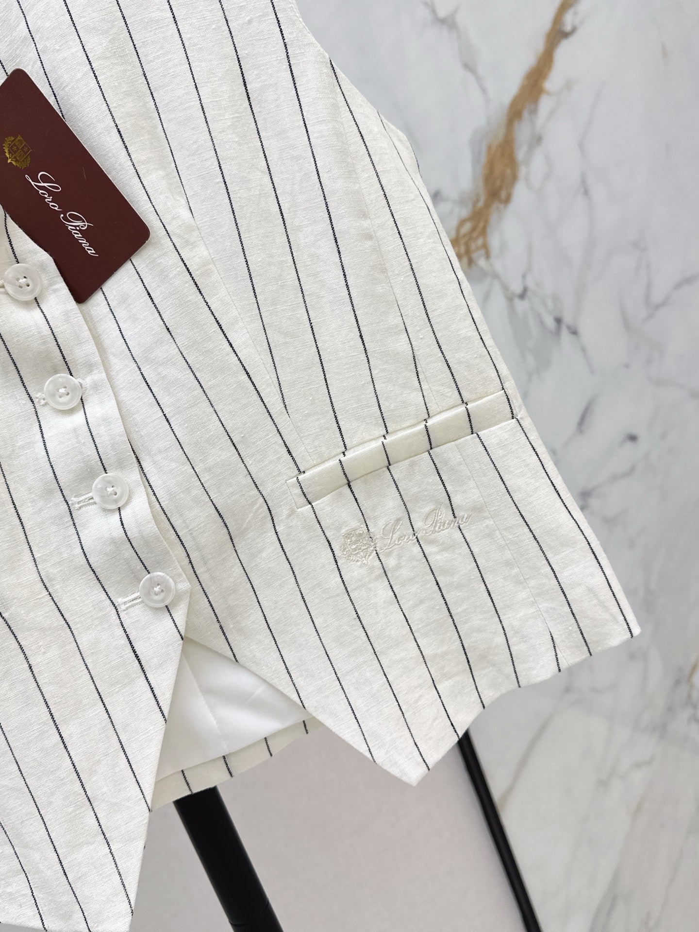Lo 25ss linen vest