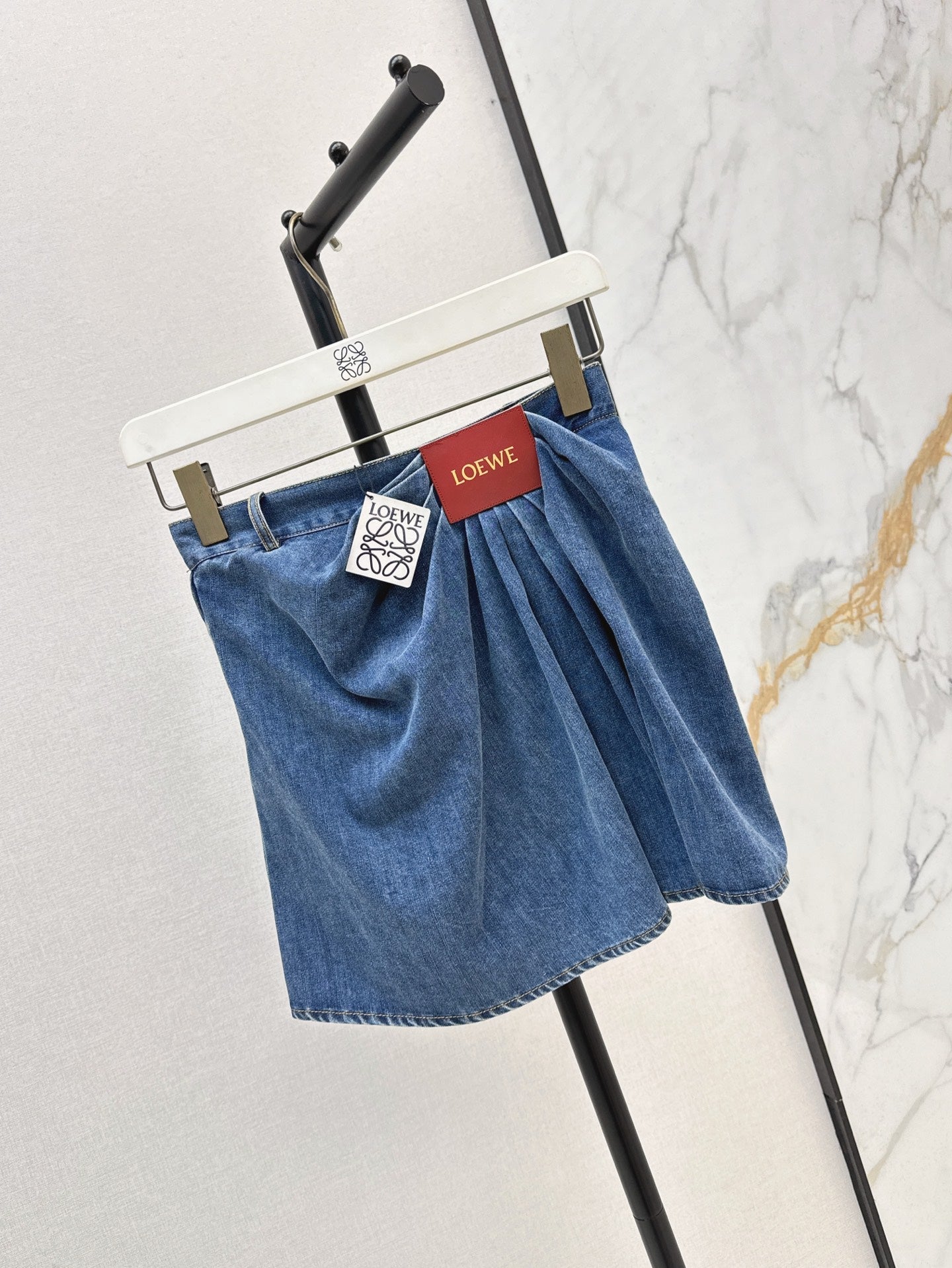 Loe 25ss pleated skirt