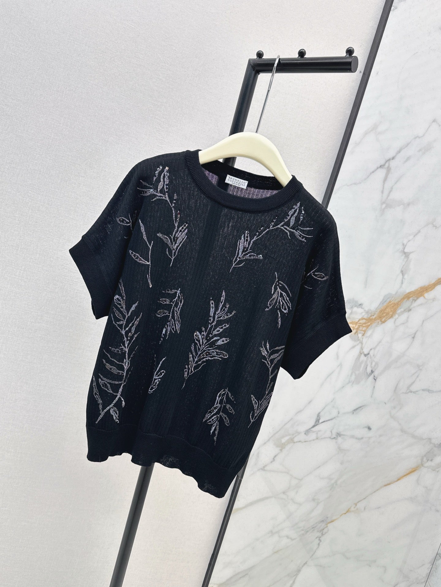 br 25ss beaded t-shirt