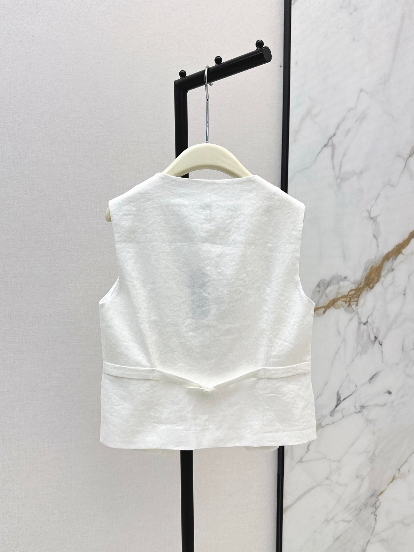 Lo 25ss linen vest