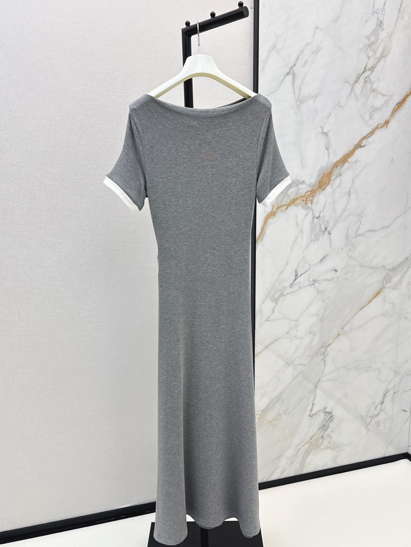 Loe 25ss pleated dress