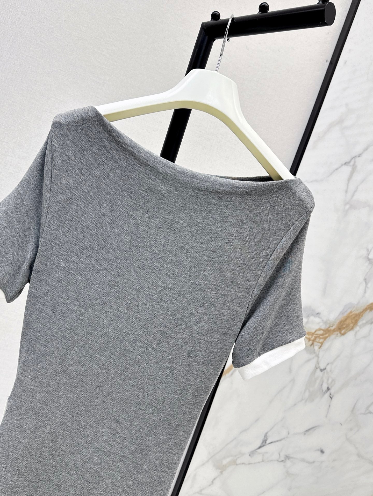 Loe 25ss pleated dress