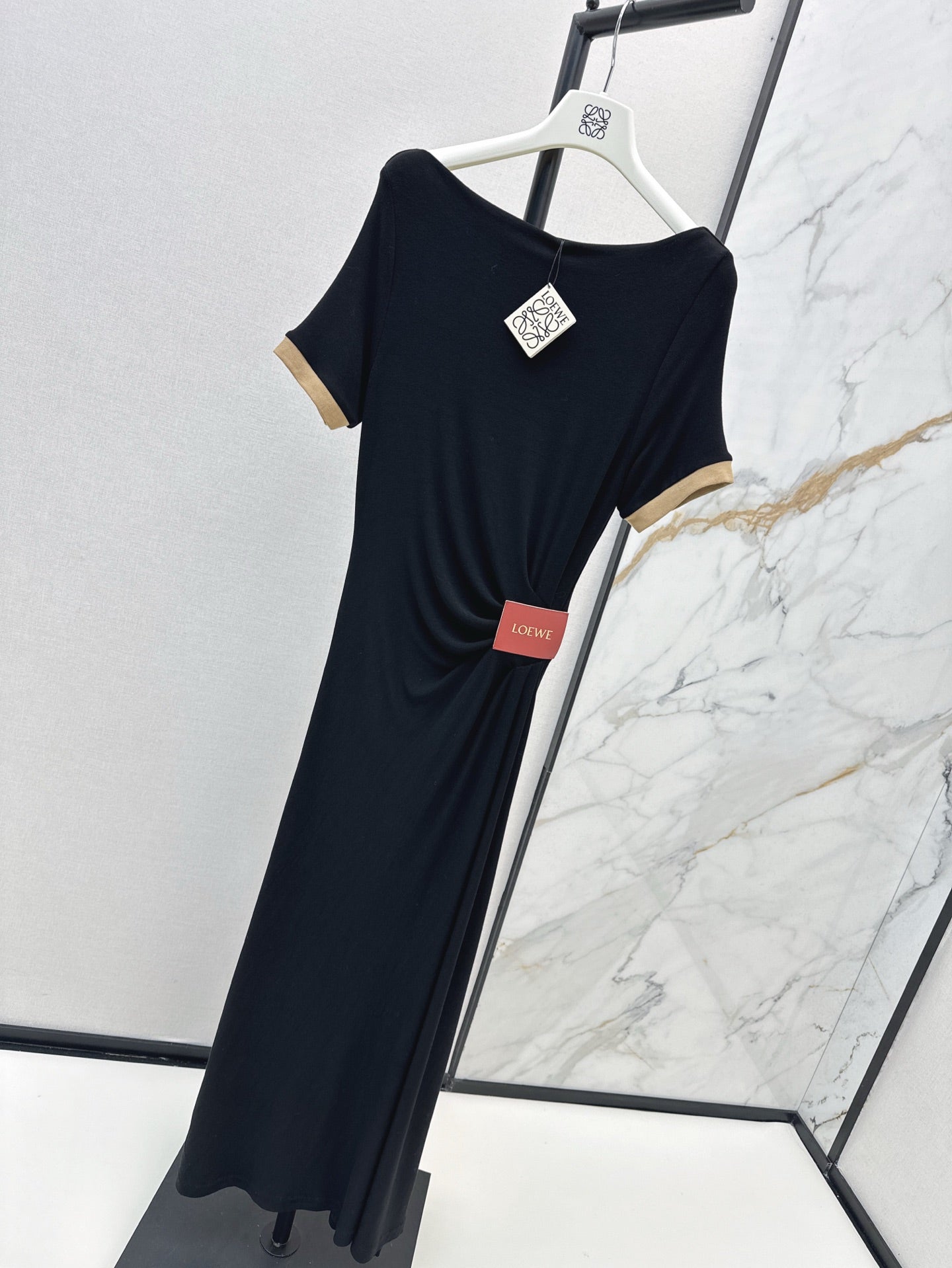 Loe 25ss pleated dress