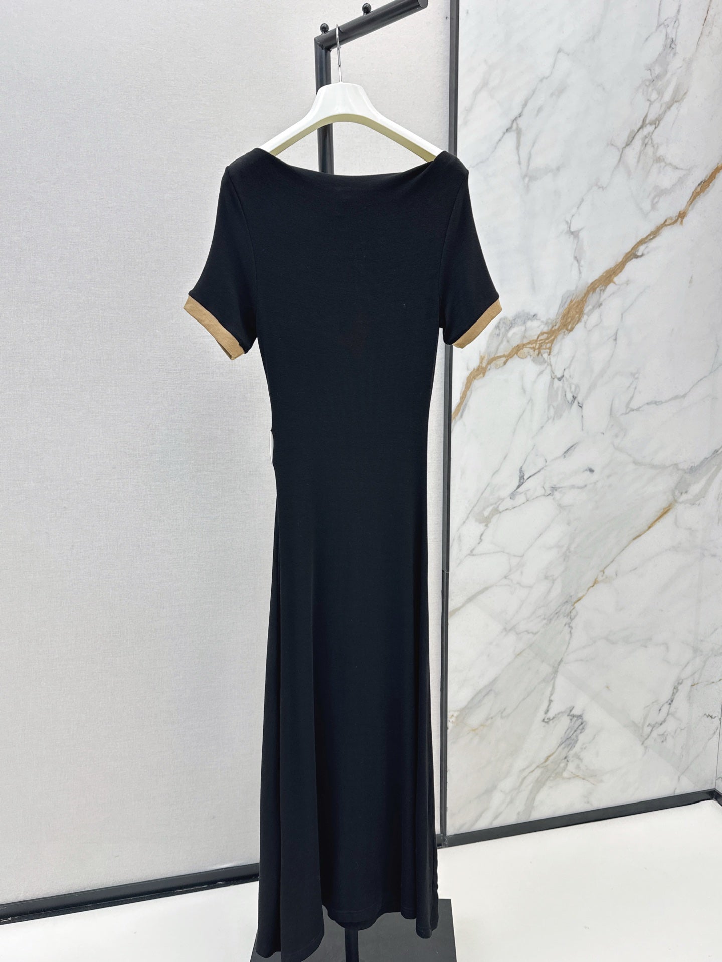 Loe 25ss pleated dress