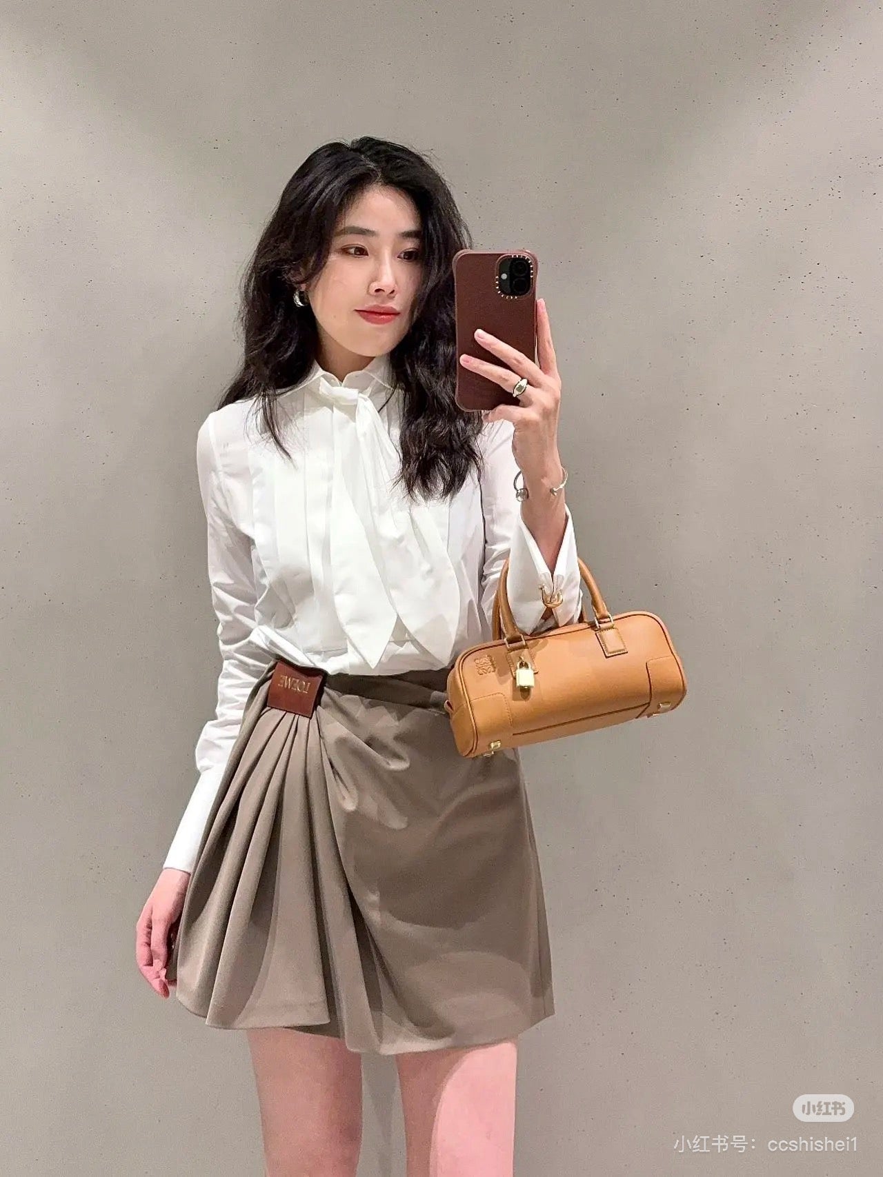 Loe 25ss pleated shirt