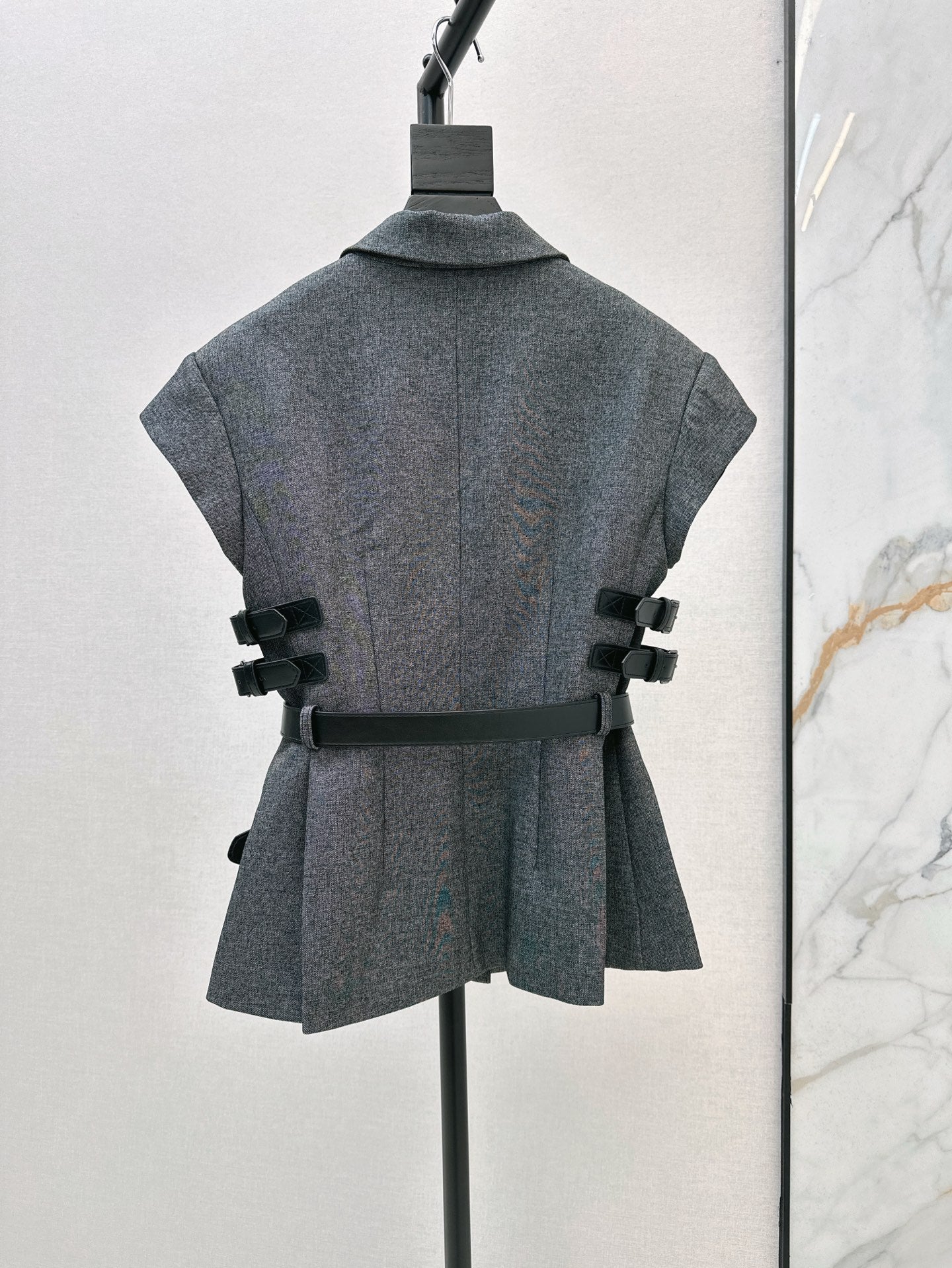D 25ss sleeveless jacket