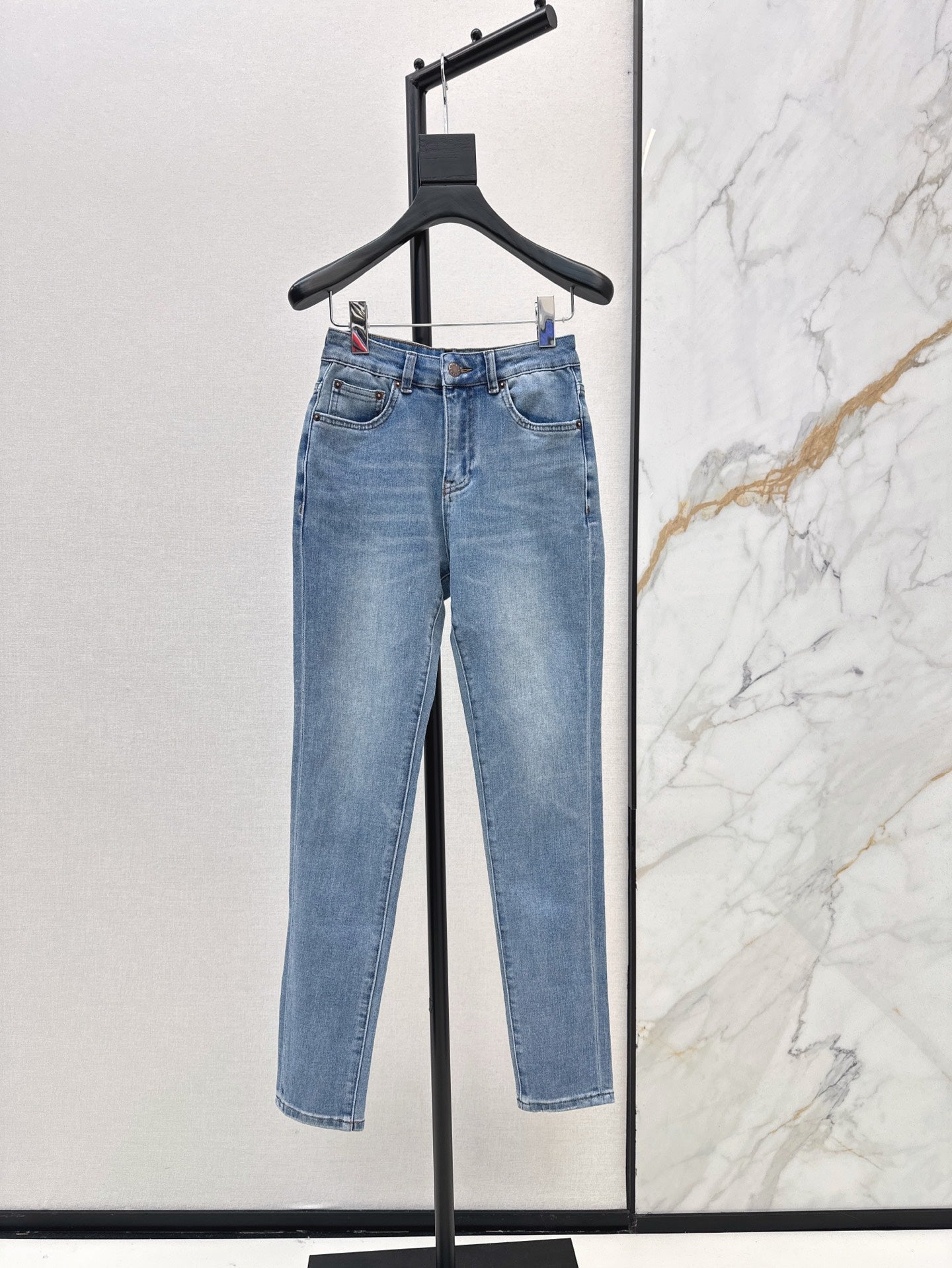 P 25ss embroidered jeans