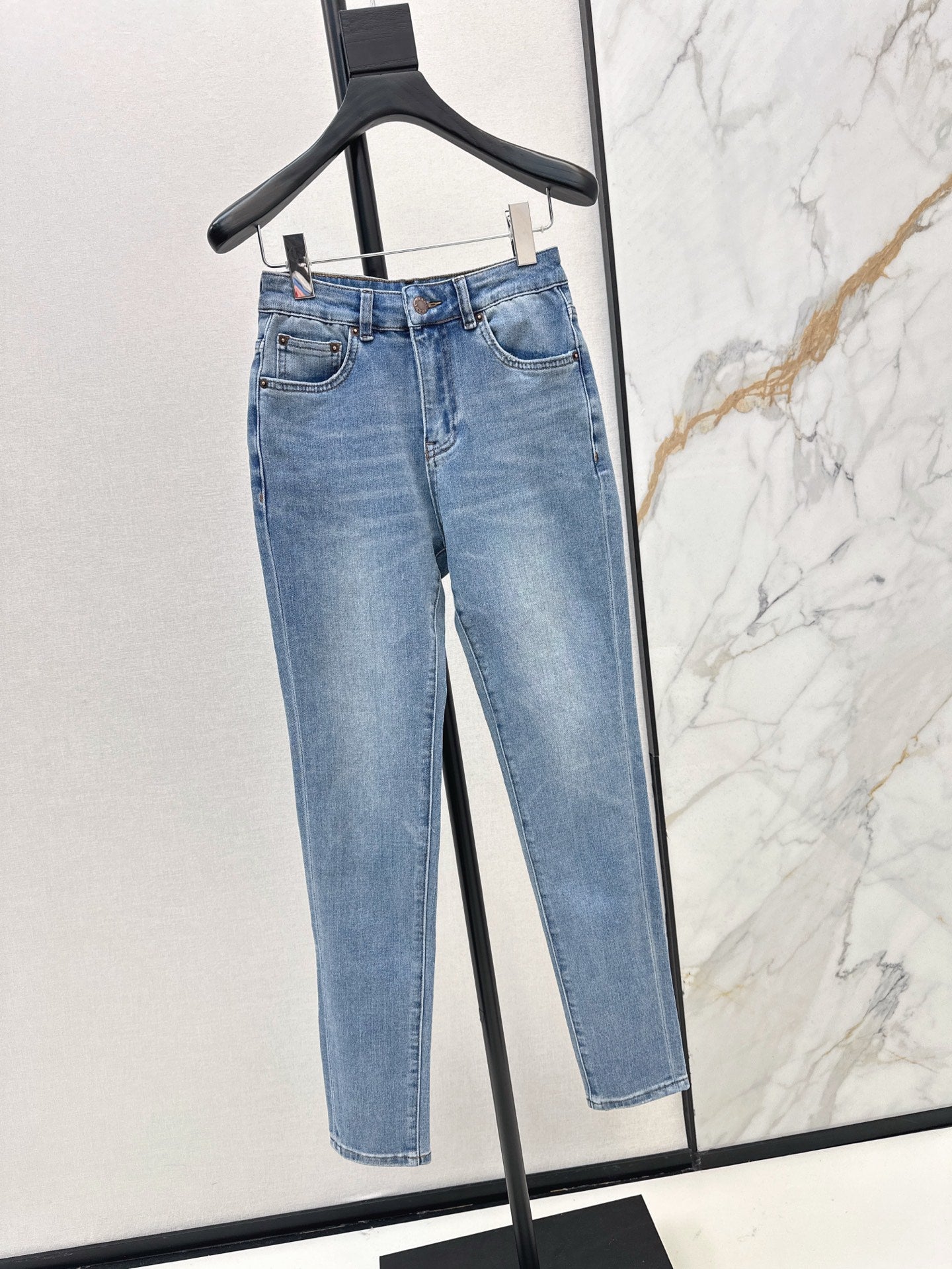 P 25ss embroidered jeans