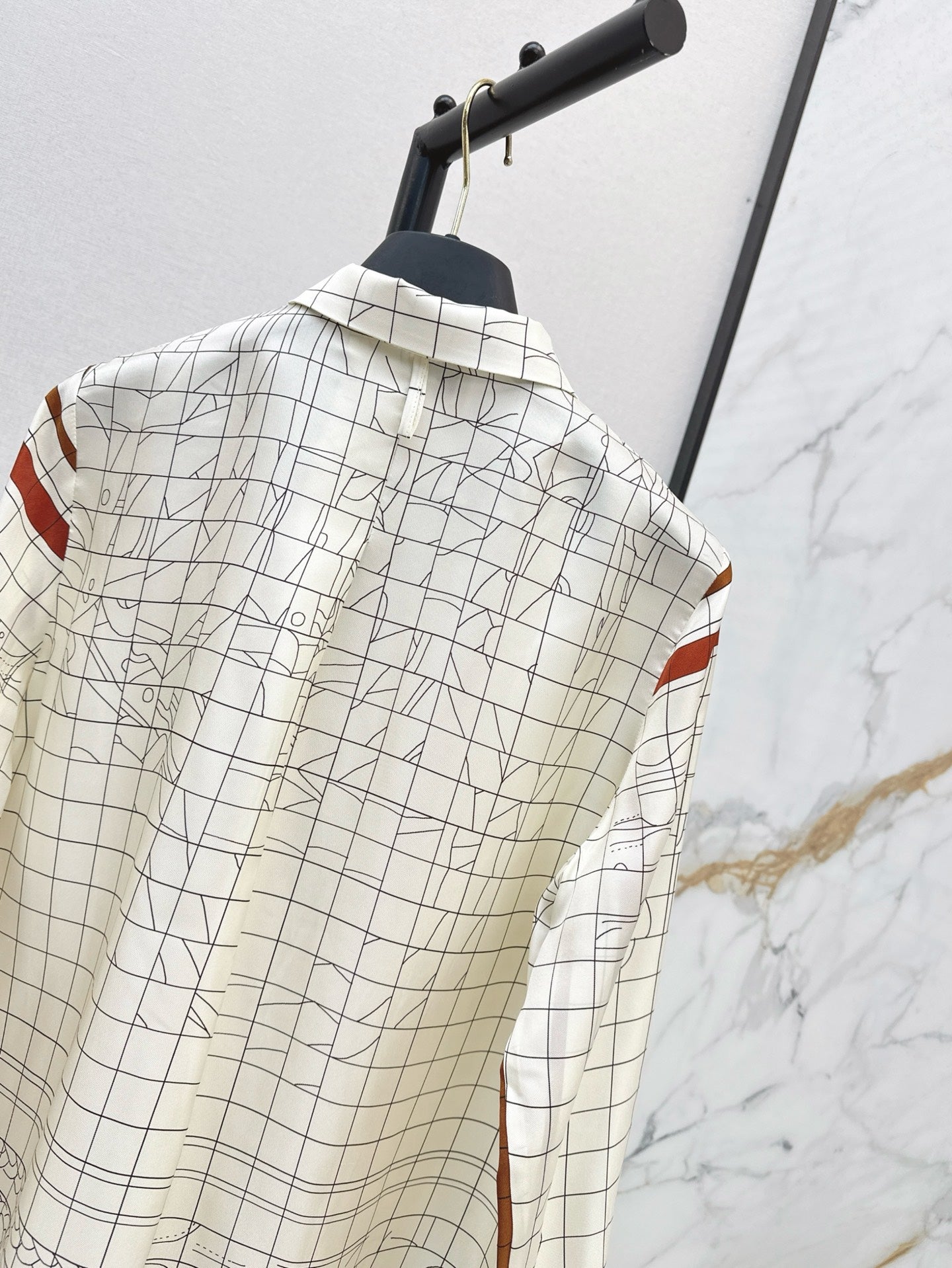 H 25ss Silk buttons shirt