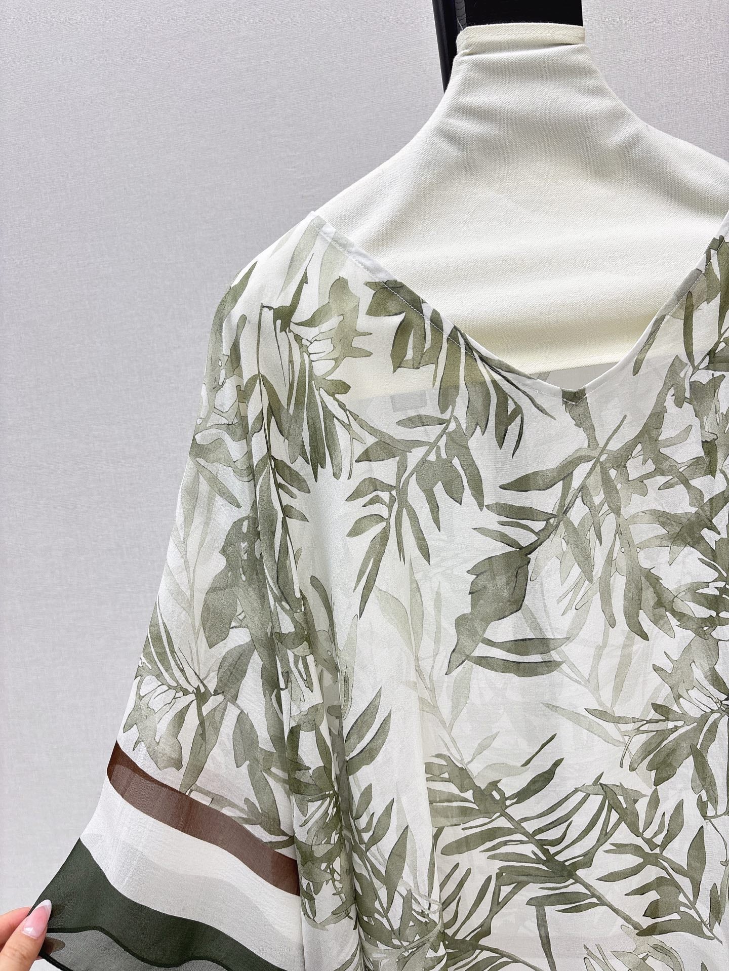 bru 25ss silk Cape top