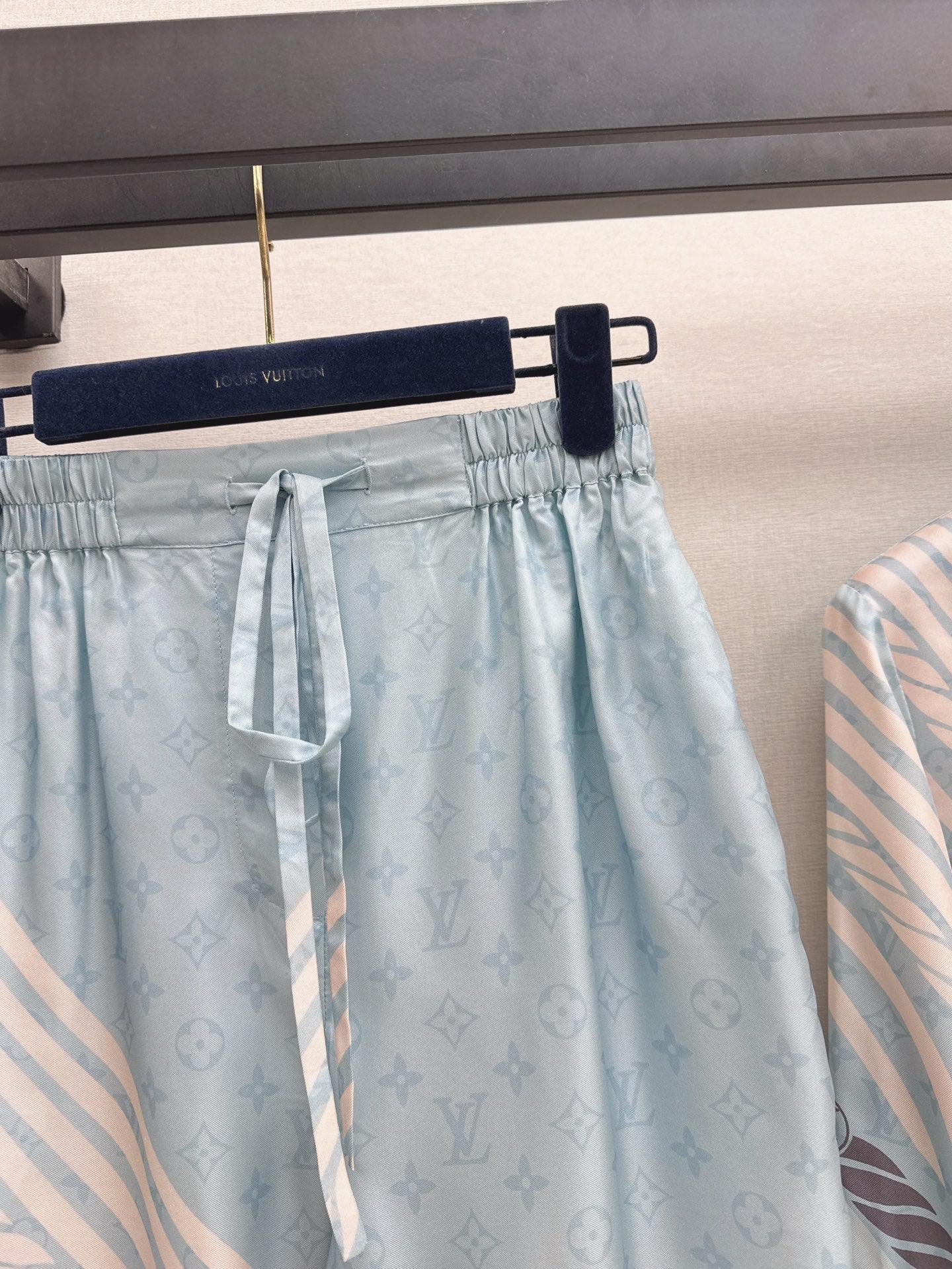 L 25ss silk shirt pants set