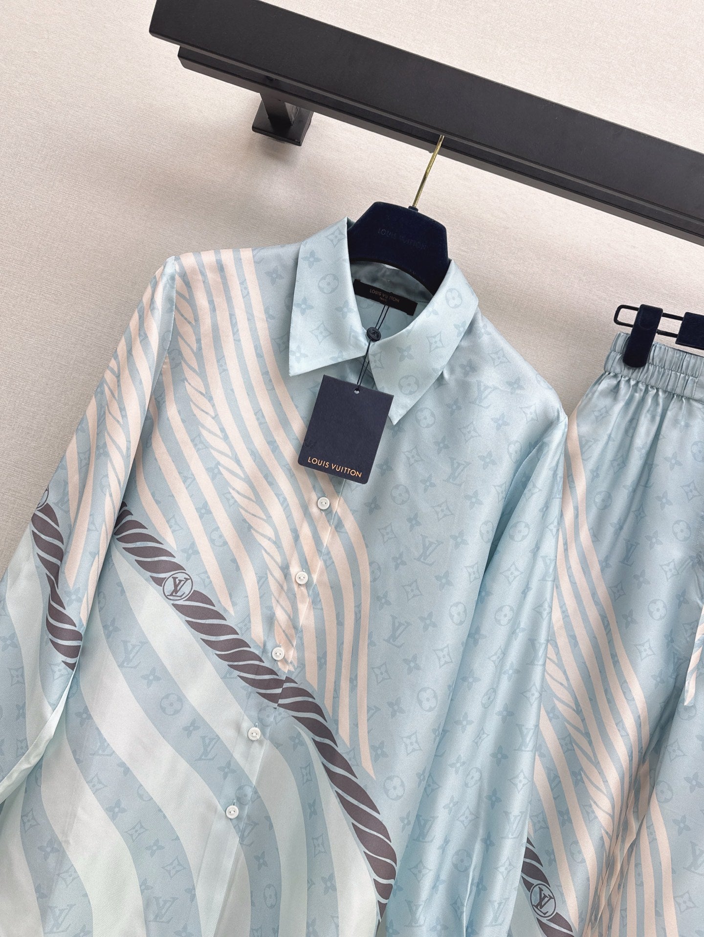 L 25ss silk shirt pants set