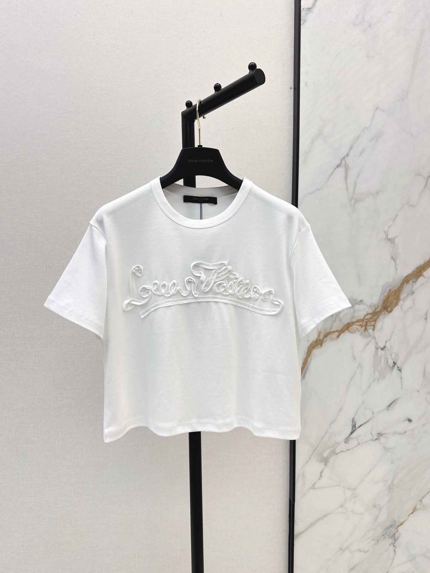 L 25ss embossed t-shirt