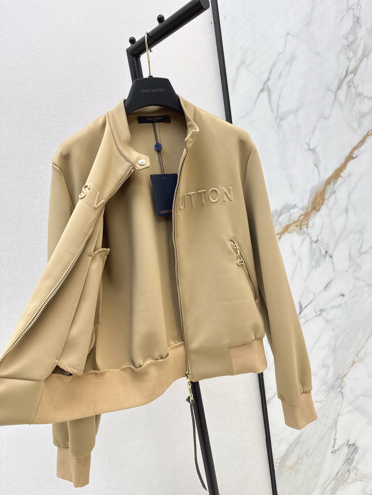 L 25ss embossed jacket