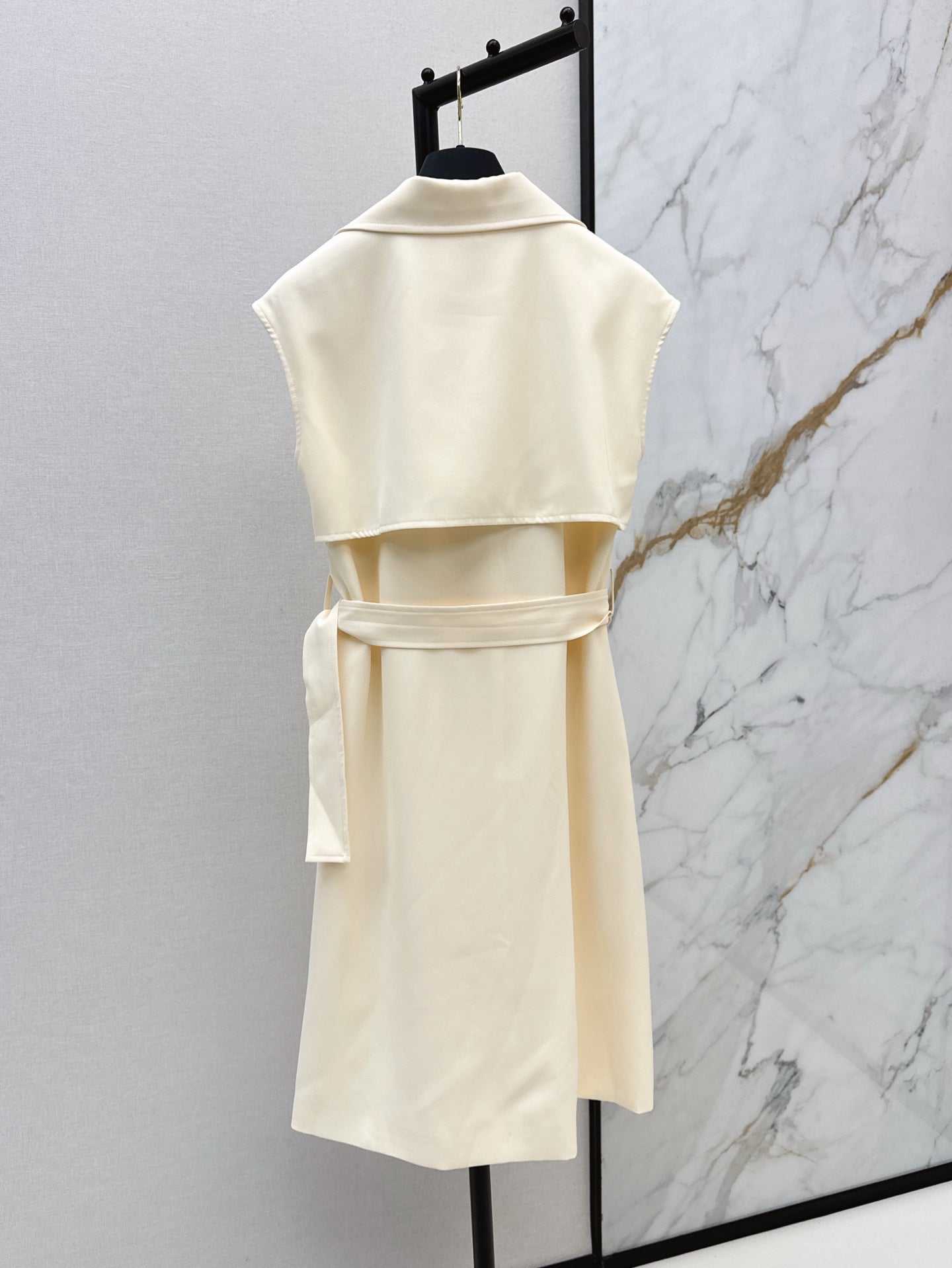 L 25ss sleeveless coat