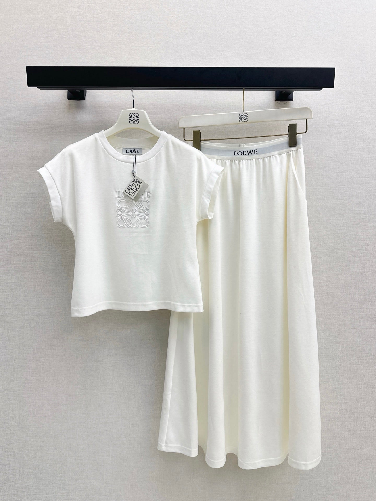 Lo 25ss tee skirt set