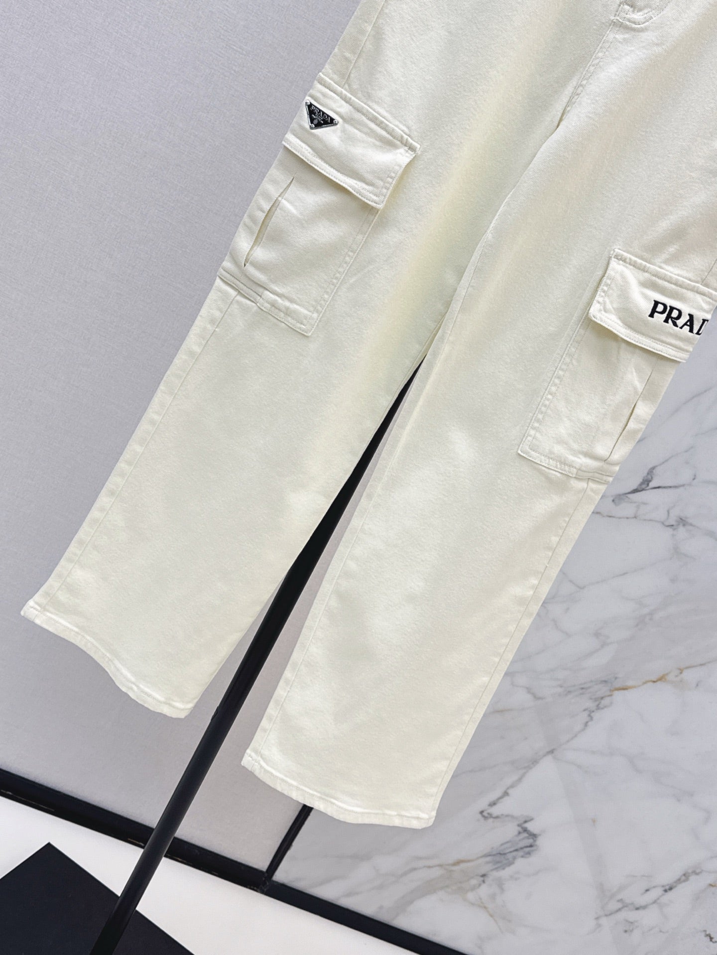P 25SS embroidered jeans