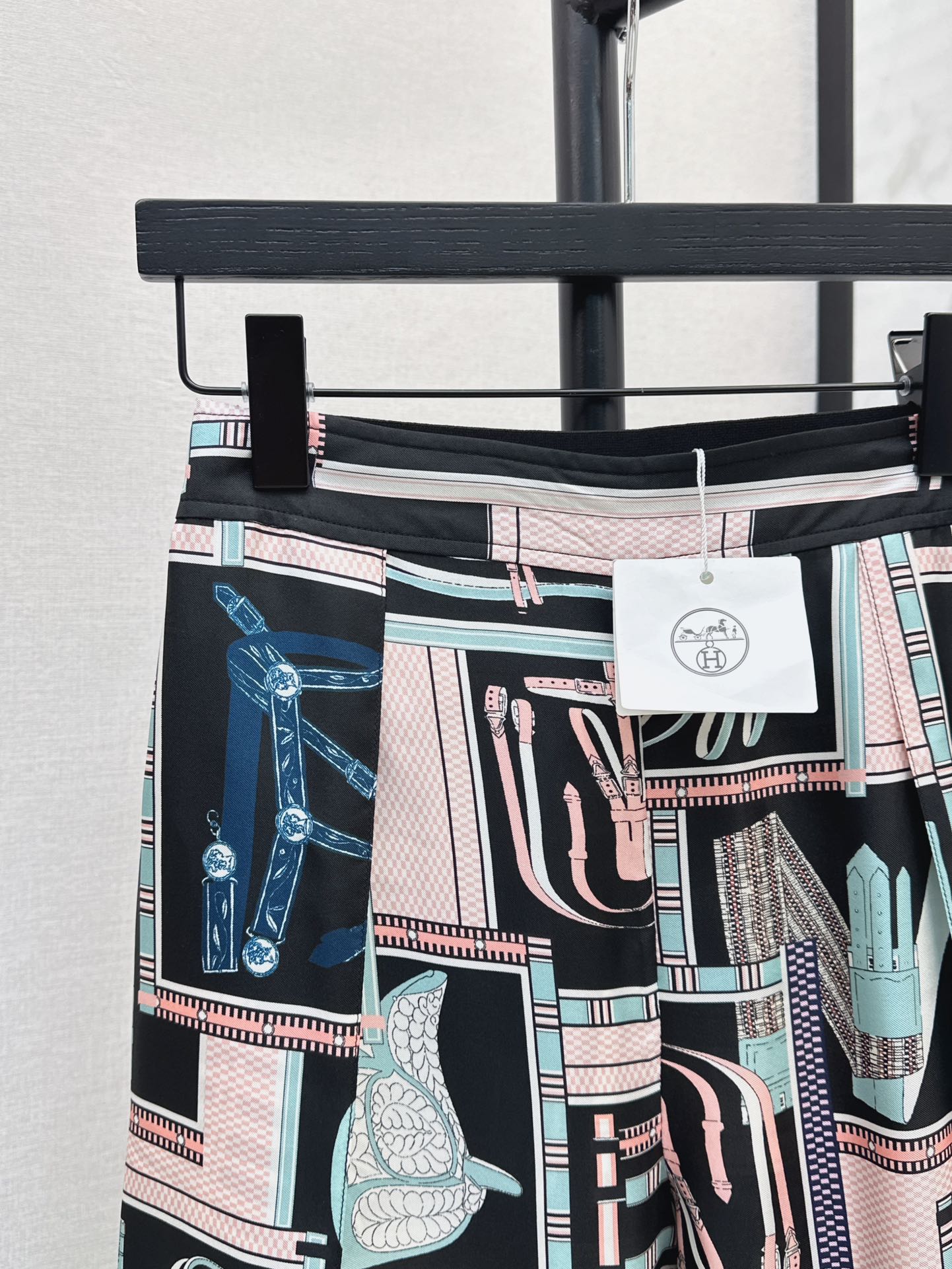 He 25ss print silk pants