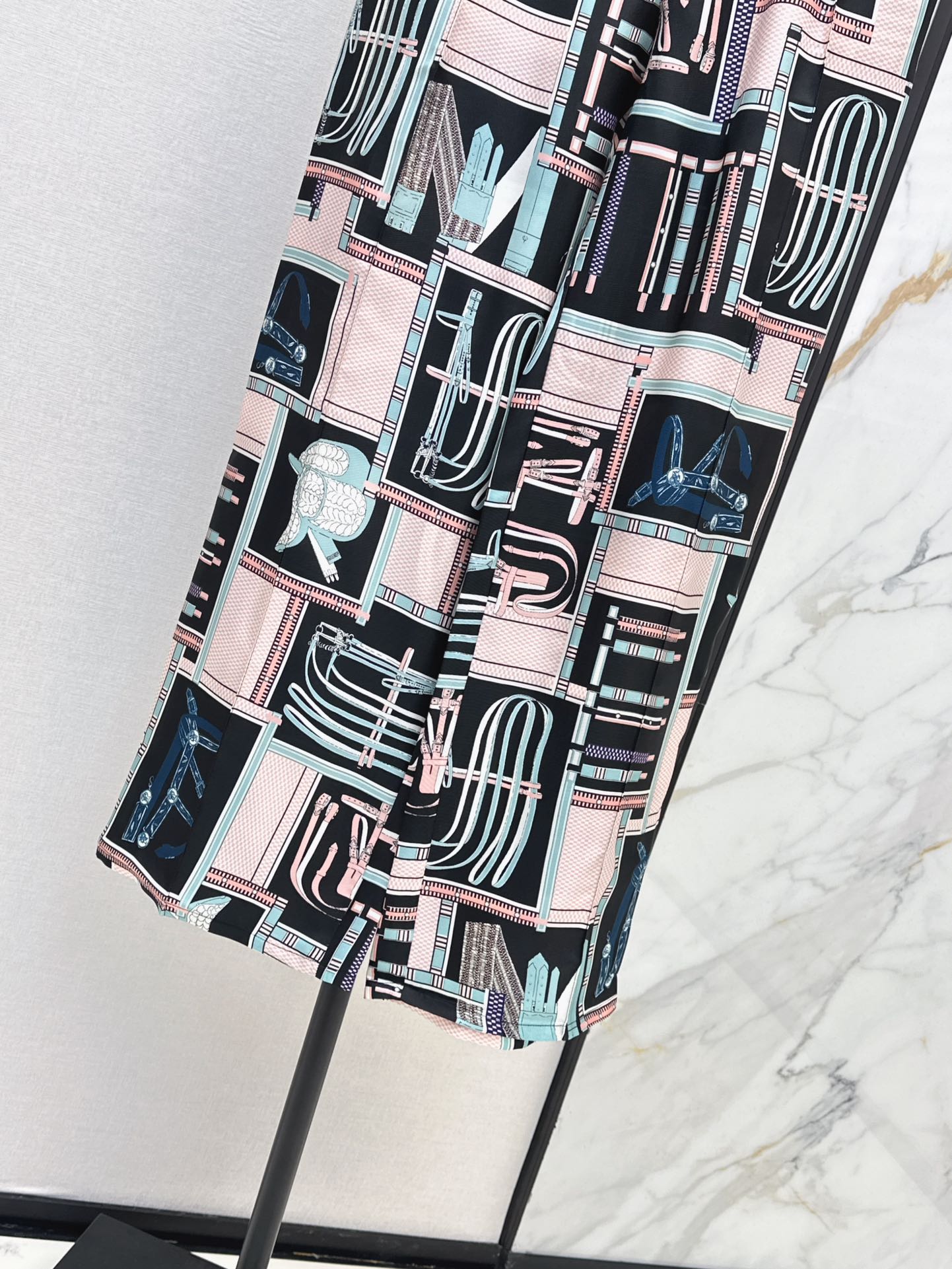 He 25ss print silk pants