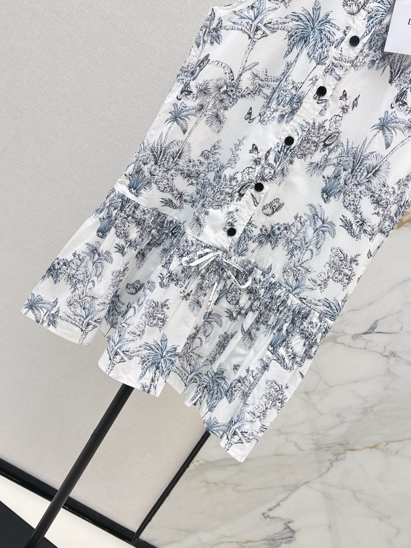CD 25SS sleeveless dress
