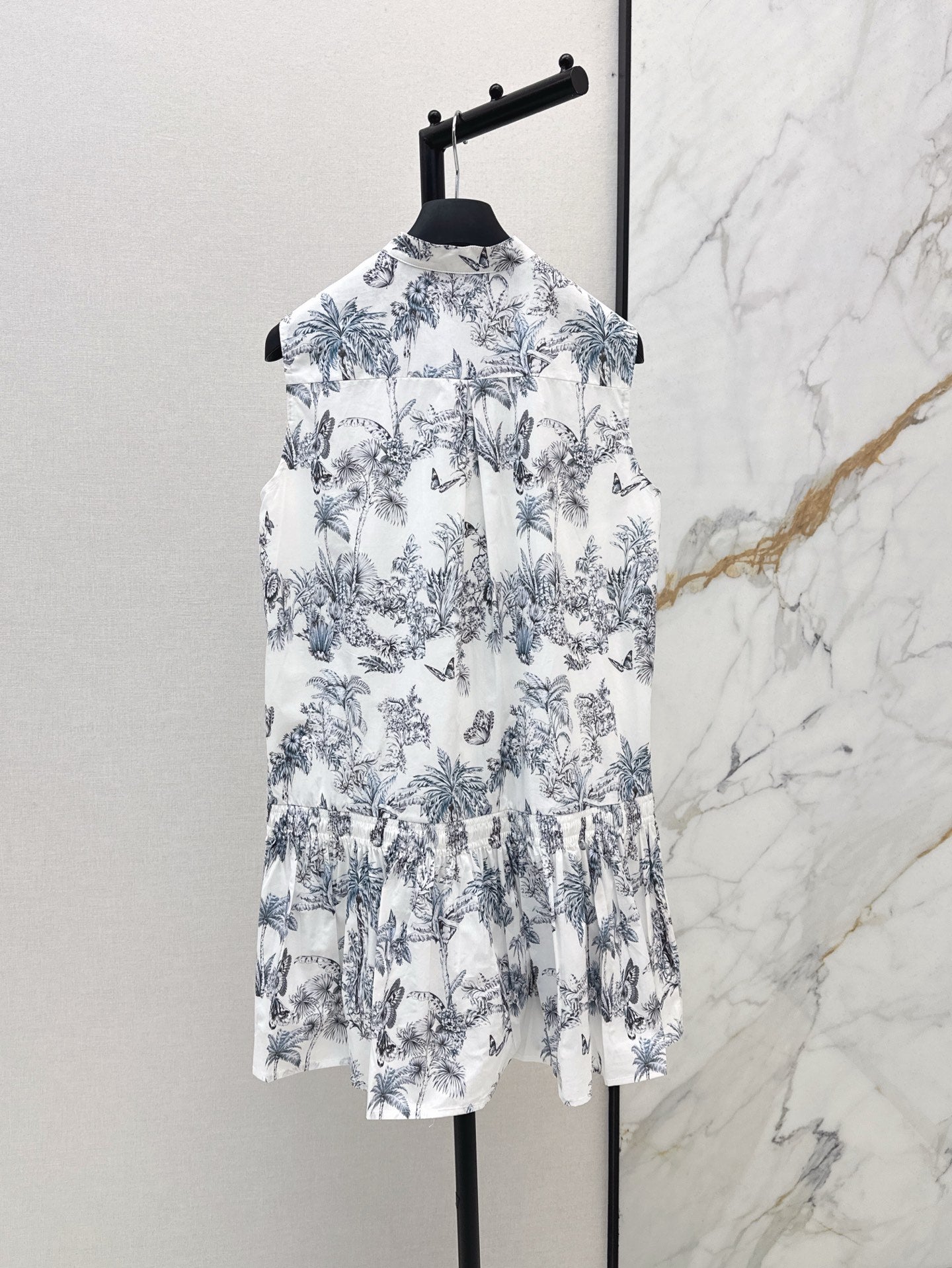 CD 25SS sleeveless dress