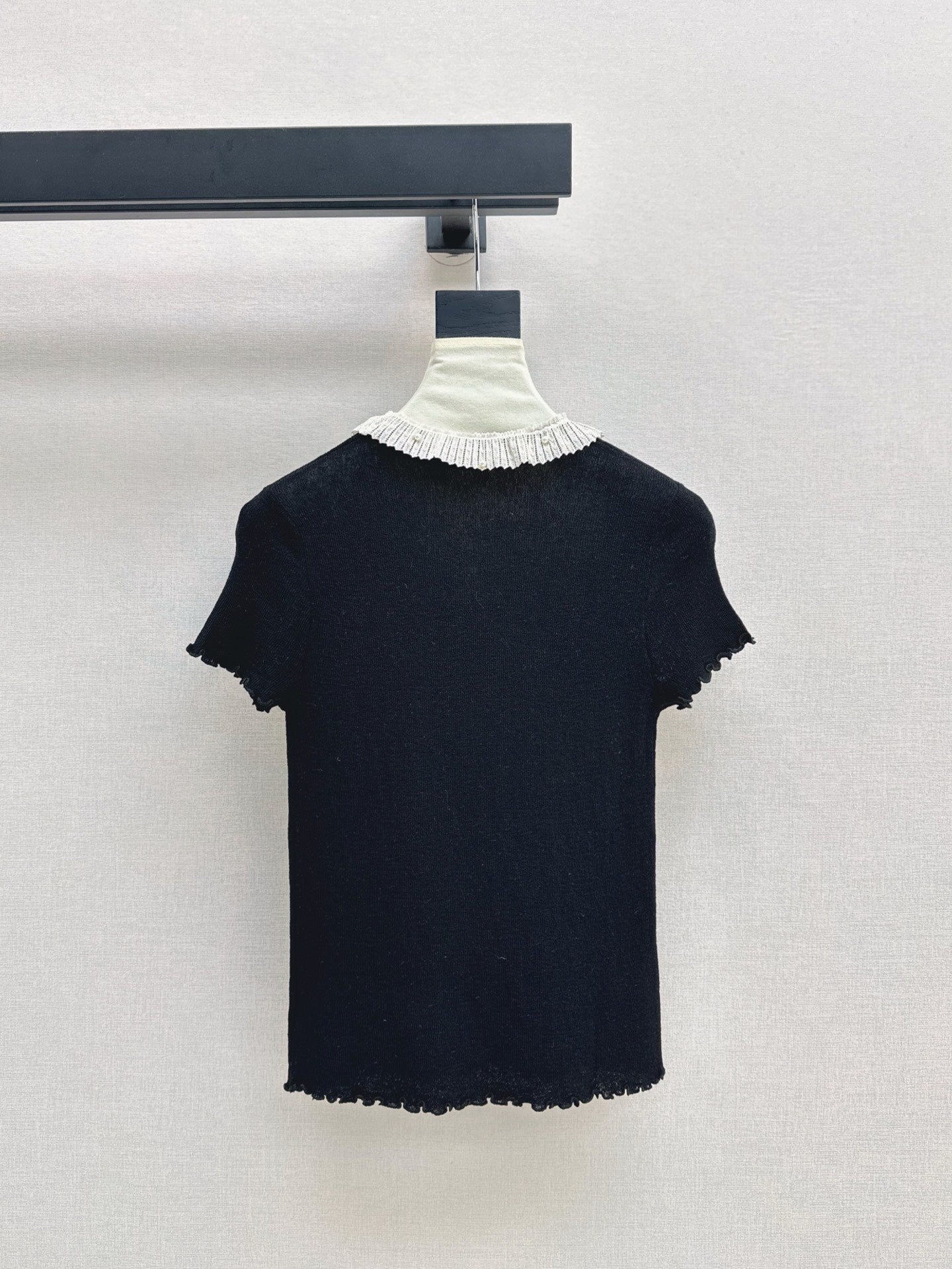 CE 25SS ruffle knit shirt