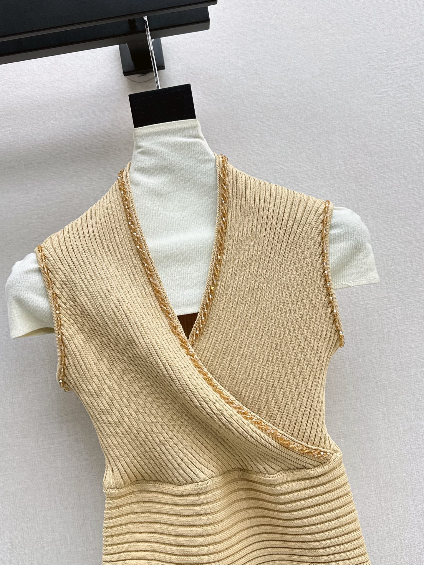 CD 25ss V-neck knit shirt