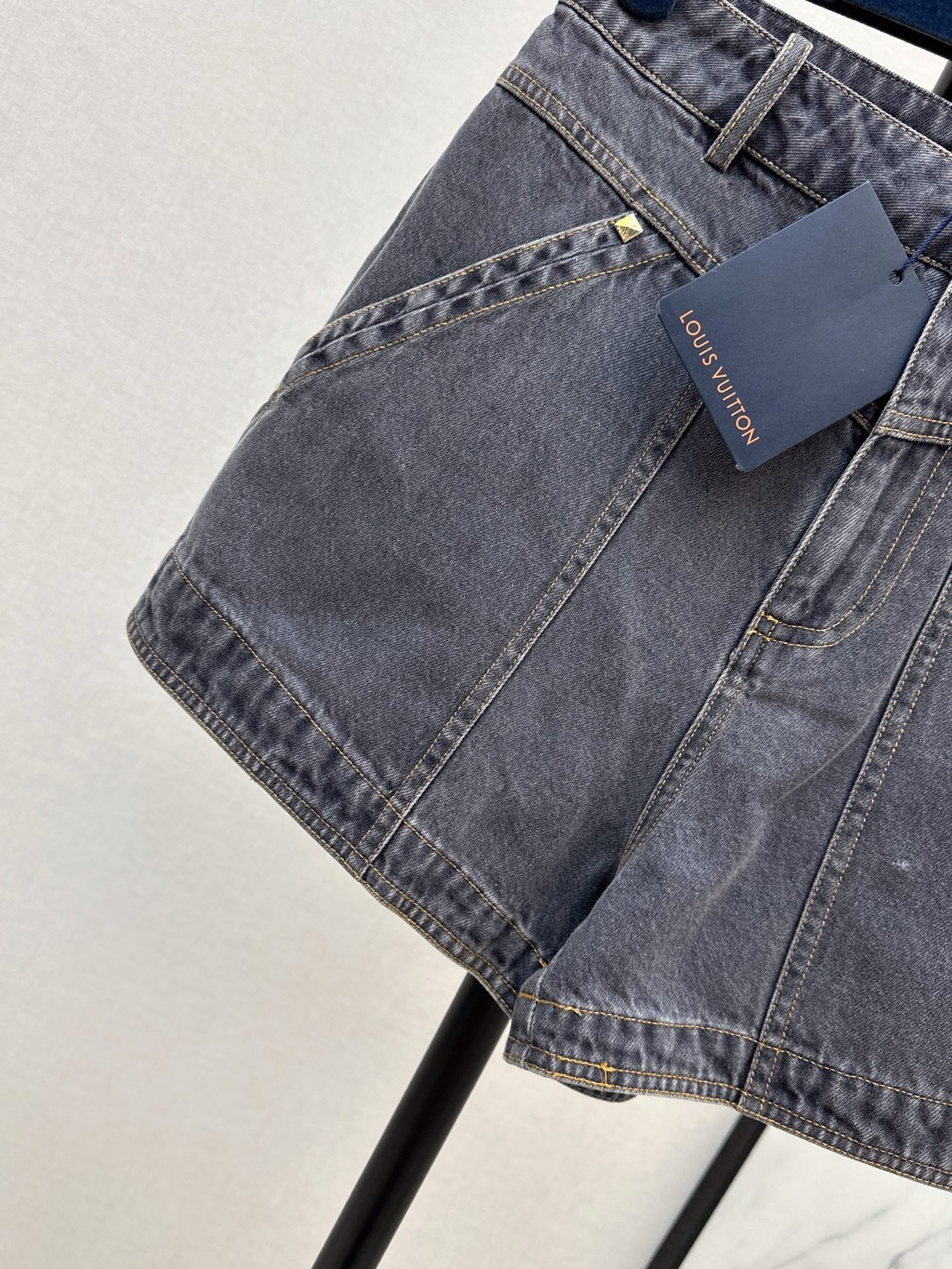 Lou 25ss embroidered short