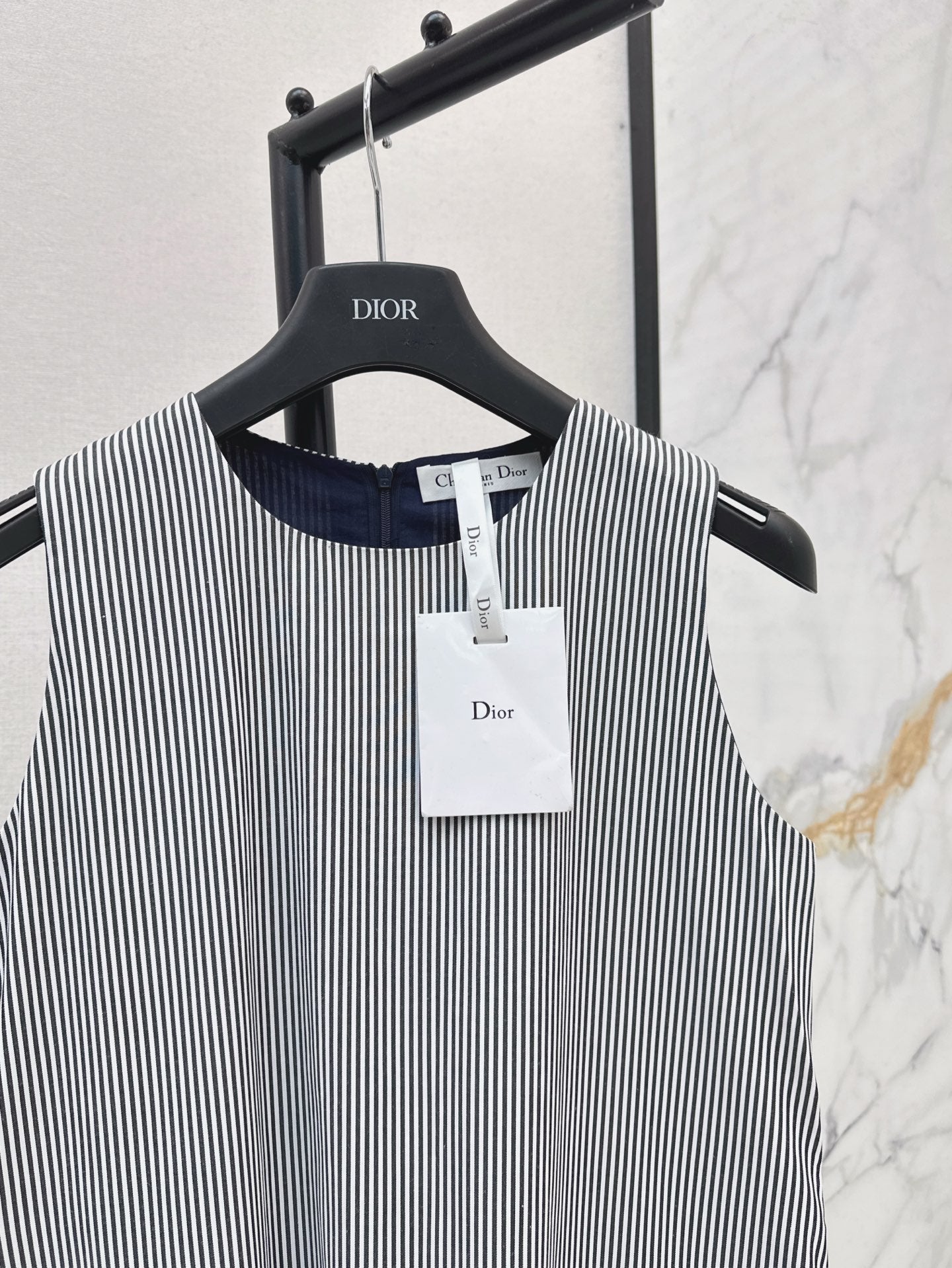 CD 25SS sleeveless dress