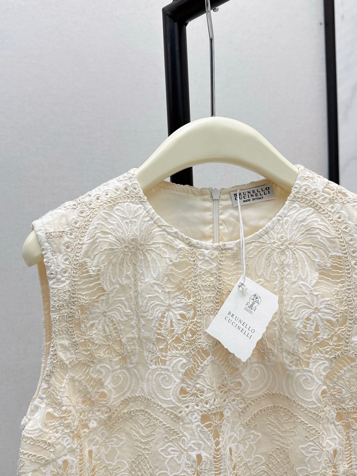 brun 25ss lace hollow vest