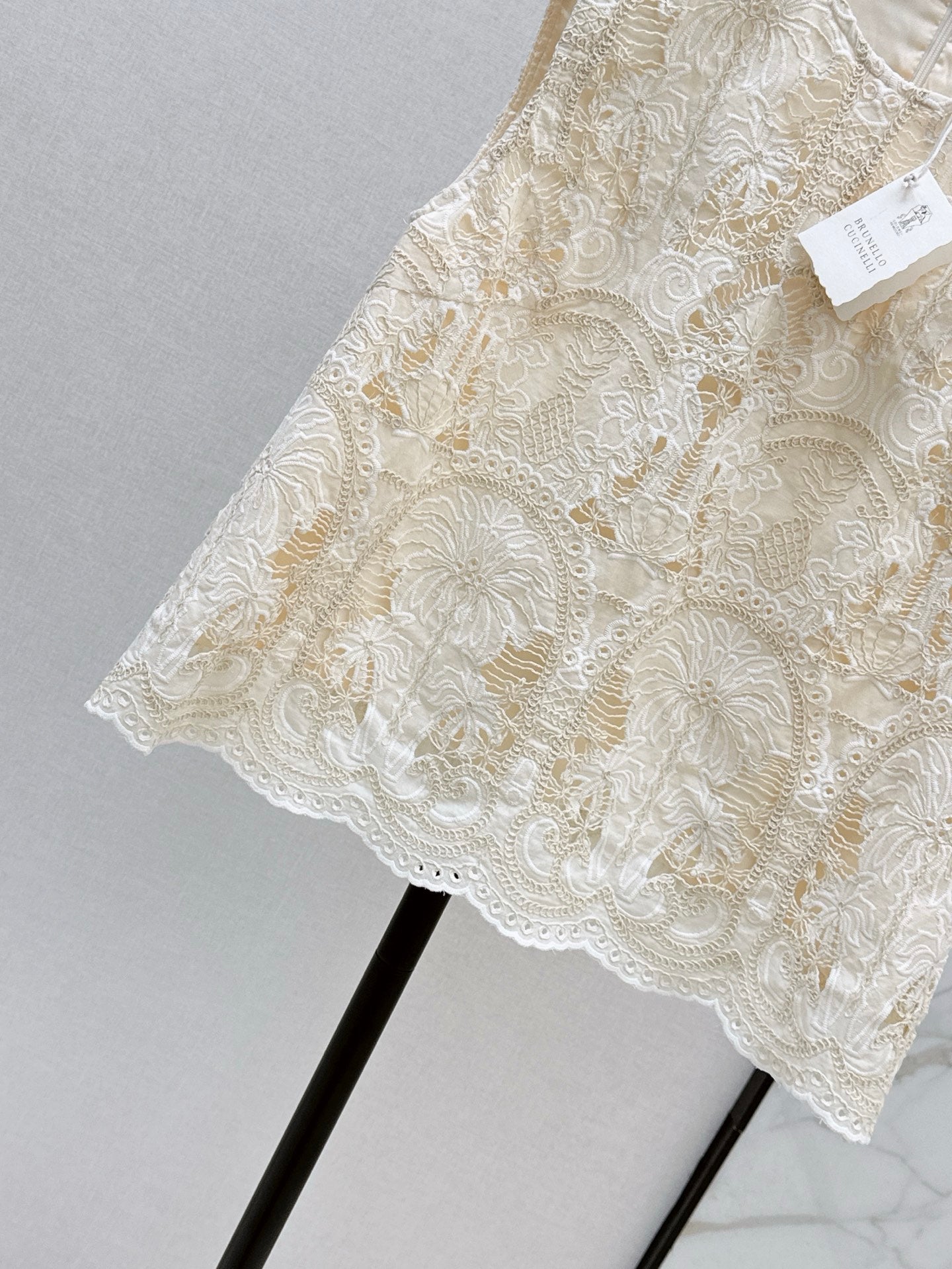 brun 25ss lace hollow vest