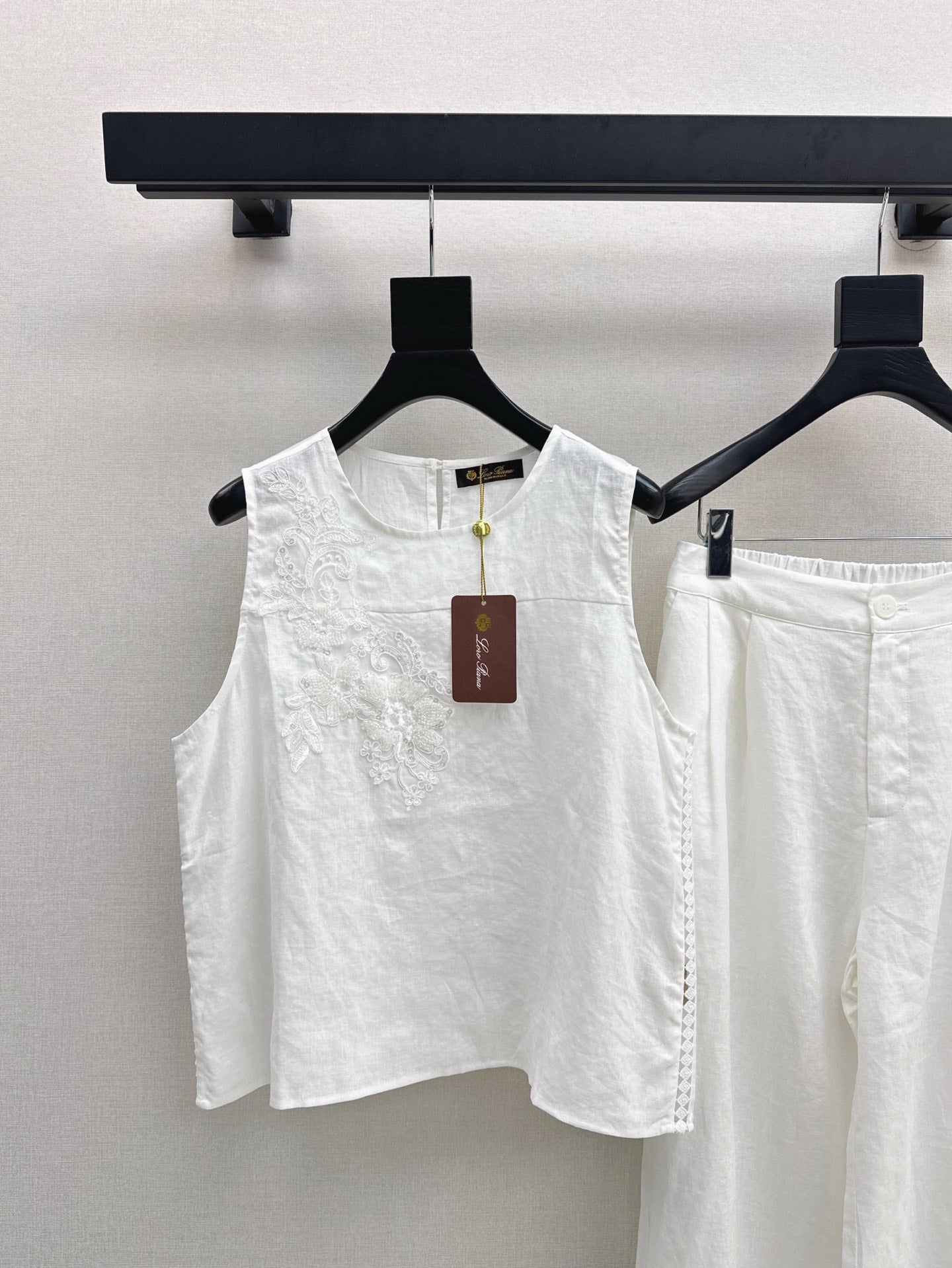 Loro 25ss linen embroidered suit