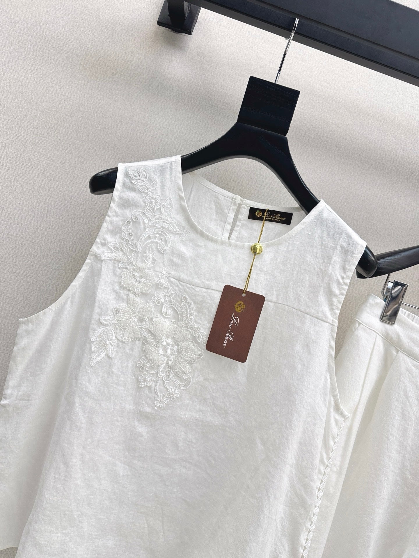 Loro 25ss linen embroidered suit