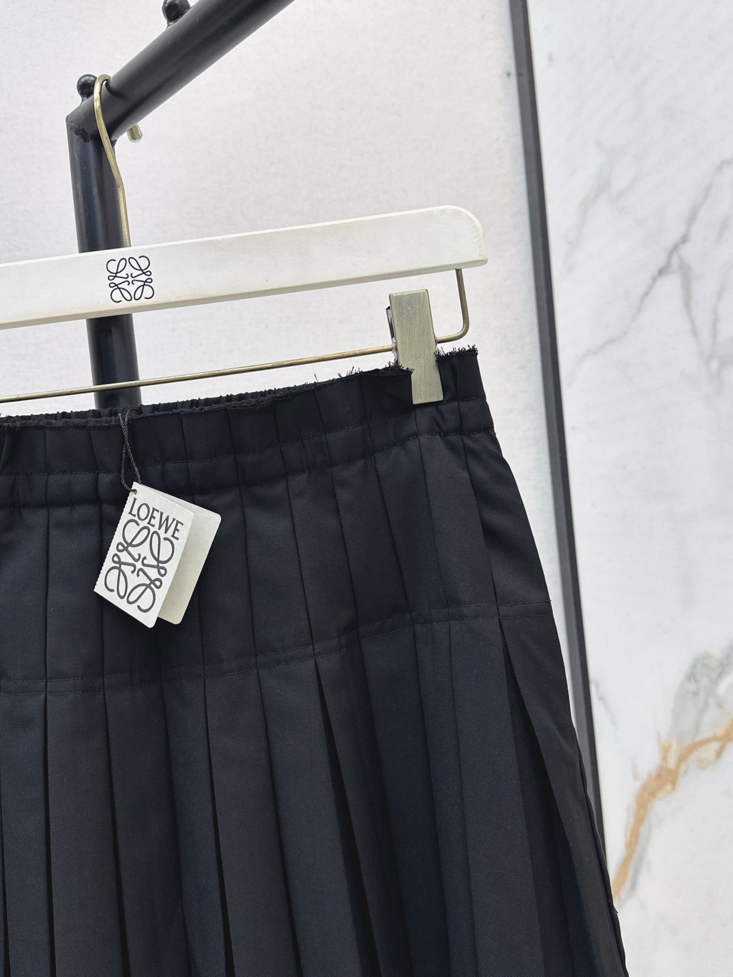 Loe 25ss pleated skirt