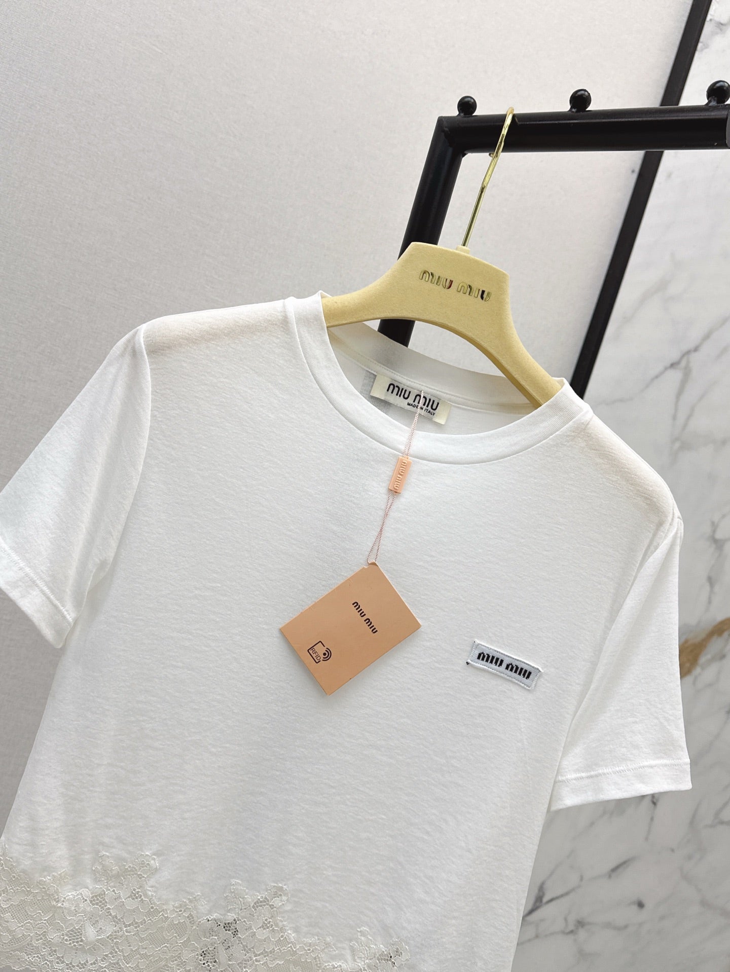 Miu 25ss lace t-shirt