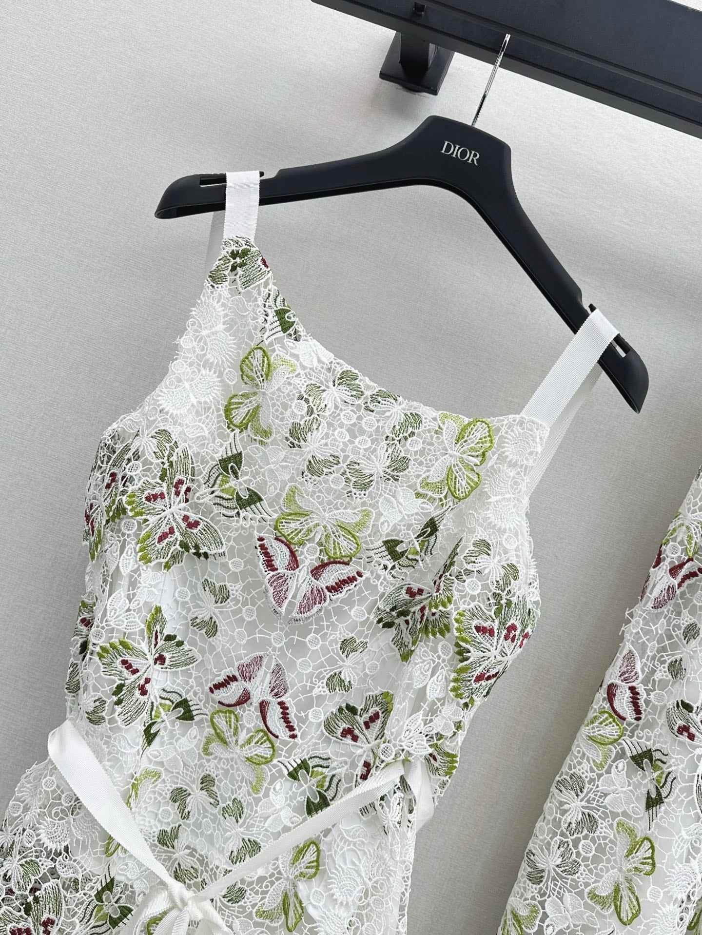 CD 25ss lace embroidered camisole