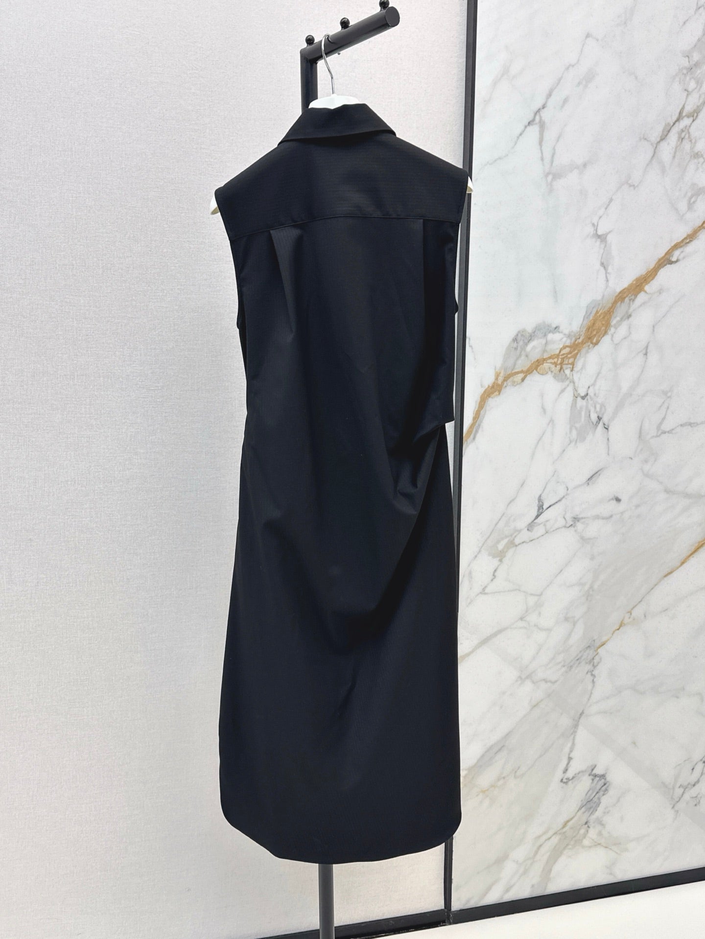 Loe 25ss sleeveless dress