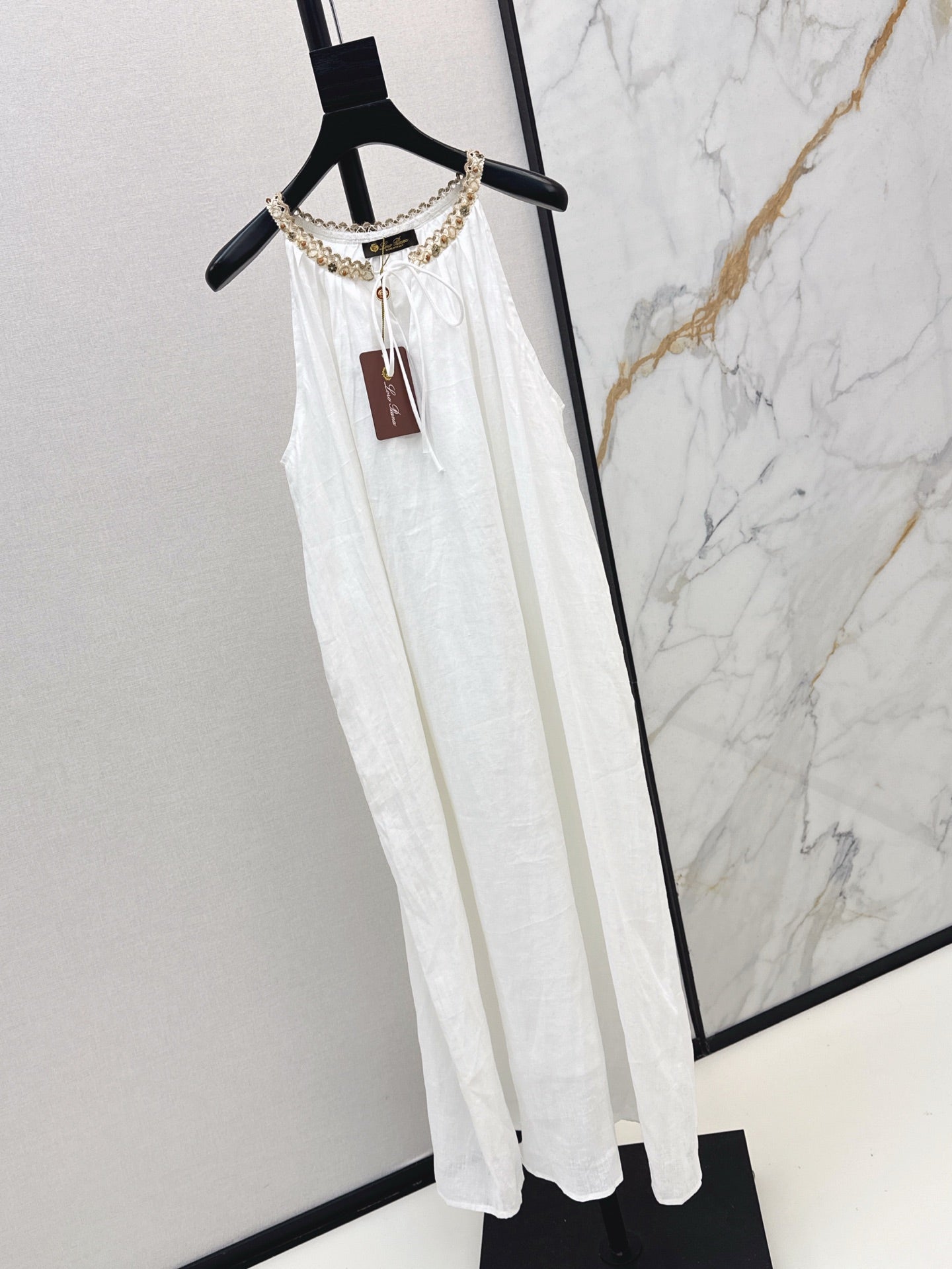 Loro 25ss linen sleeveless dress