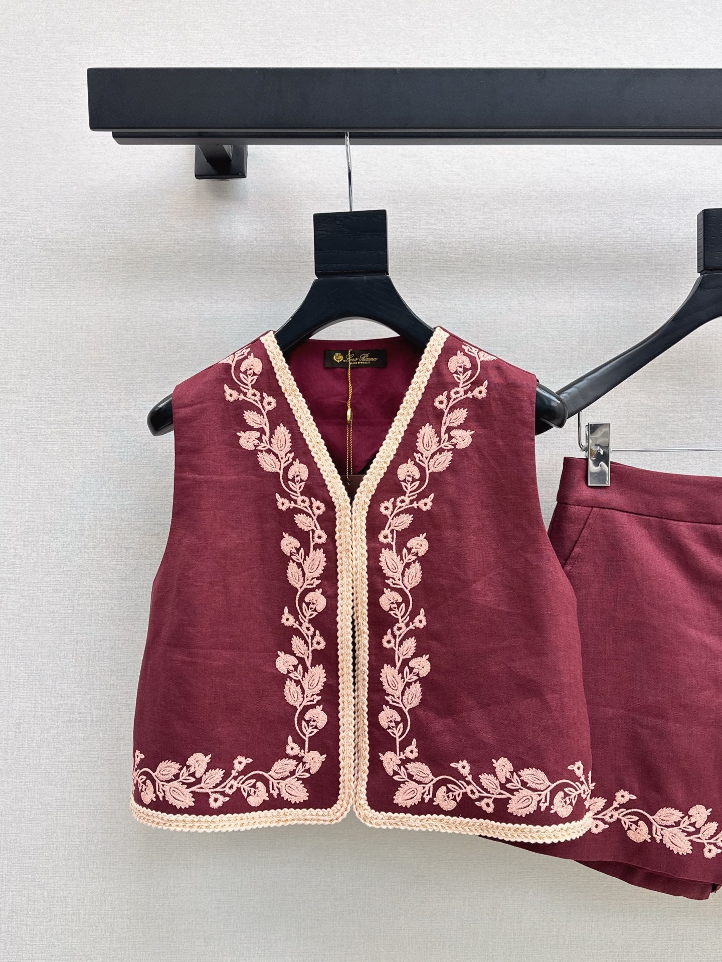 Loro 25ss linen embroidered suit