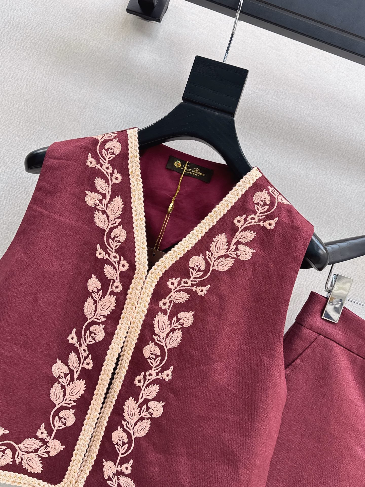 Loro 25ss linen embroidered suit