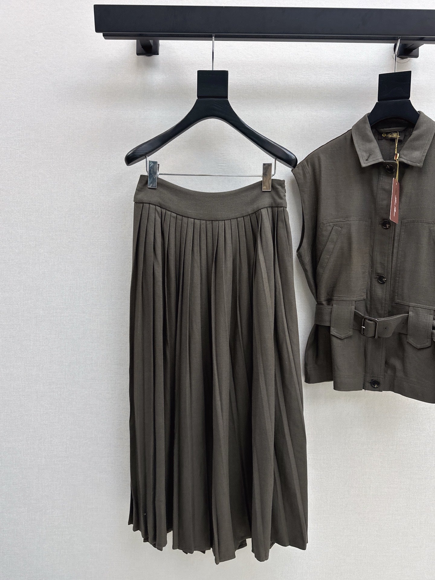 Loro 25ss linen suit