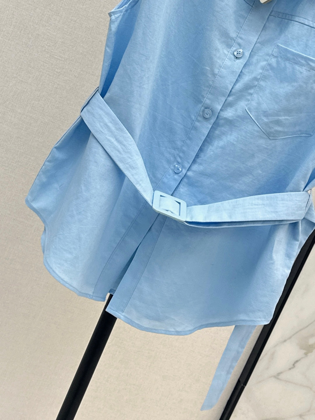 Loe 25ss sleeveless shirt