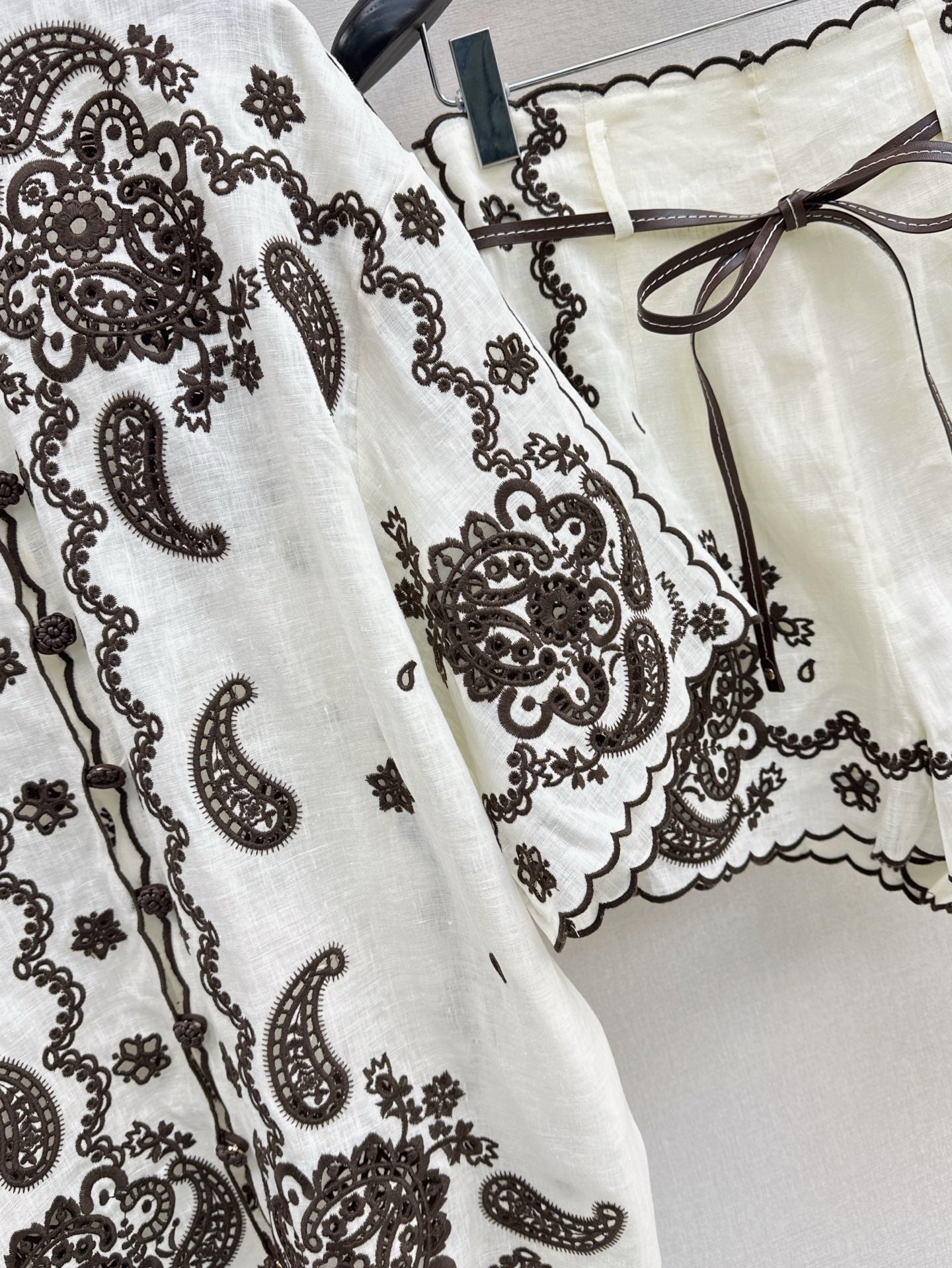 Zimm 25ss linen embroidered shirt