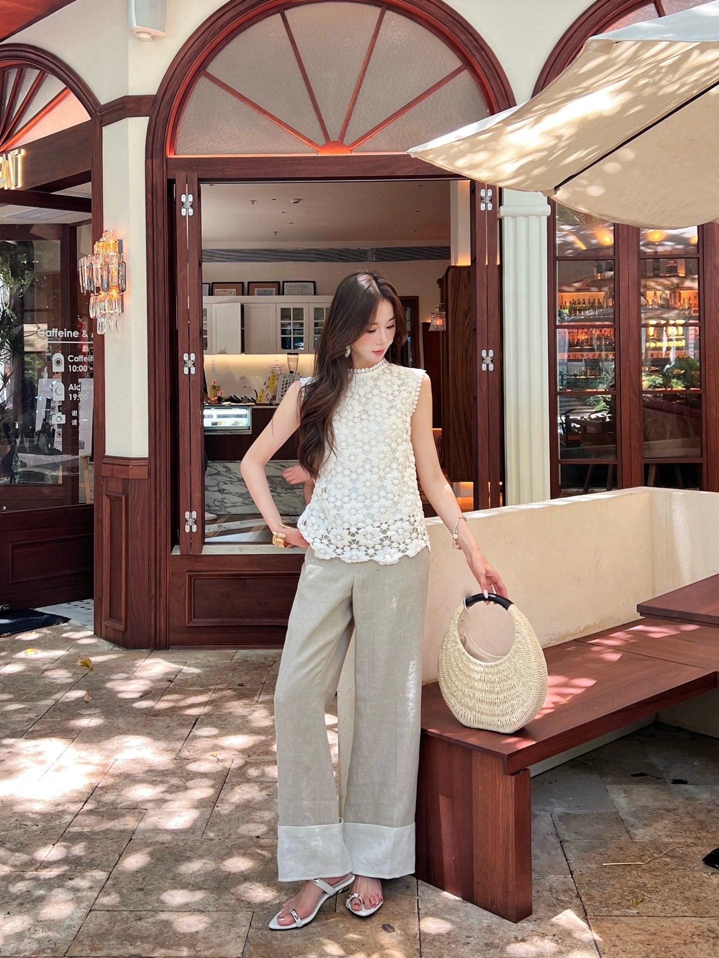 Loe 25ss Linen rolled-up pants