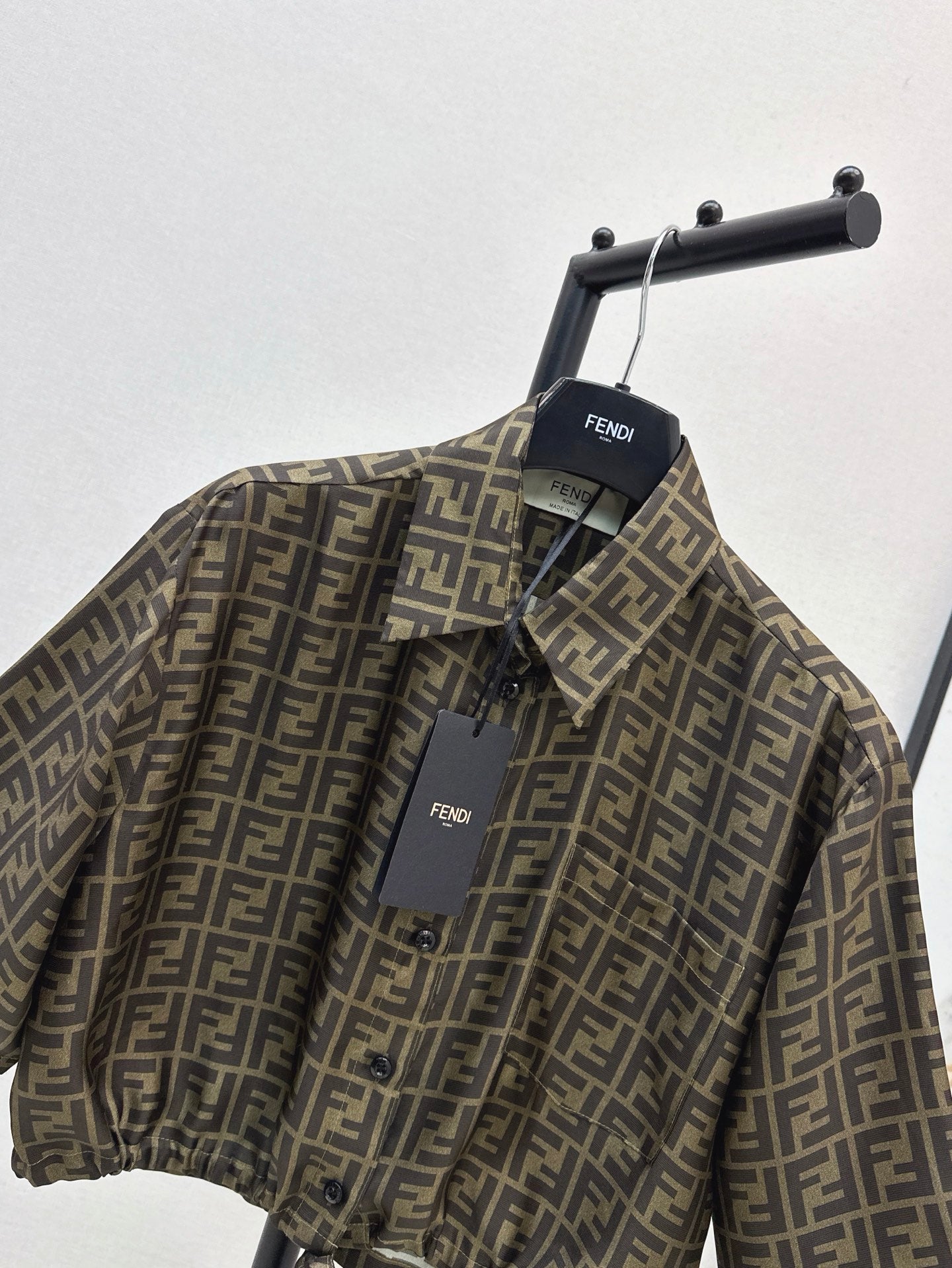 Fend 25ss silk crop shirt