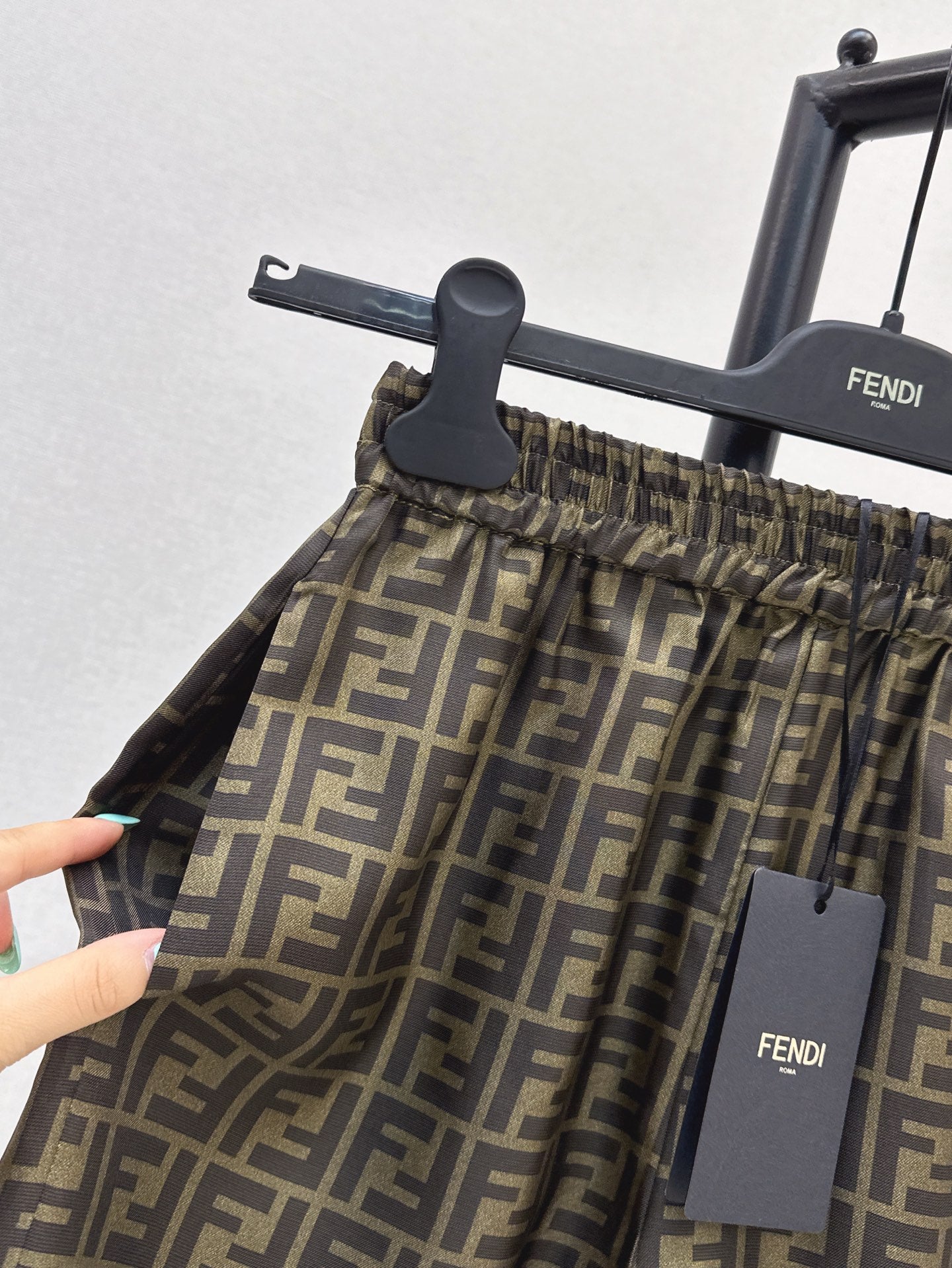 Fen 25ss silk short