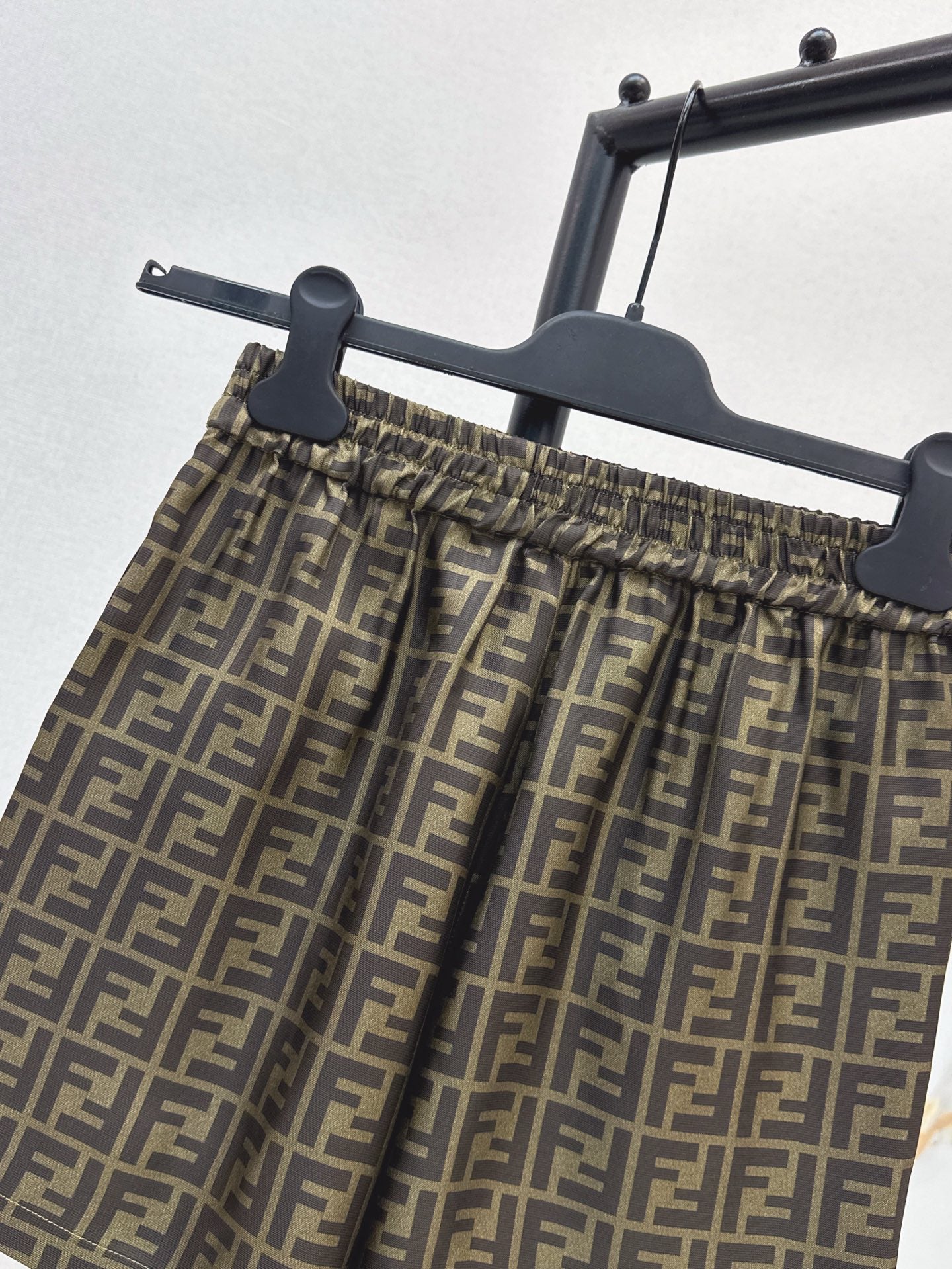 Fen 25ss silk short